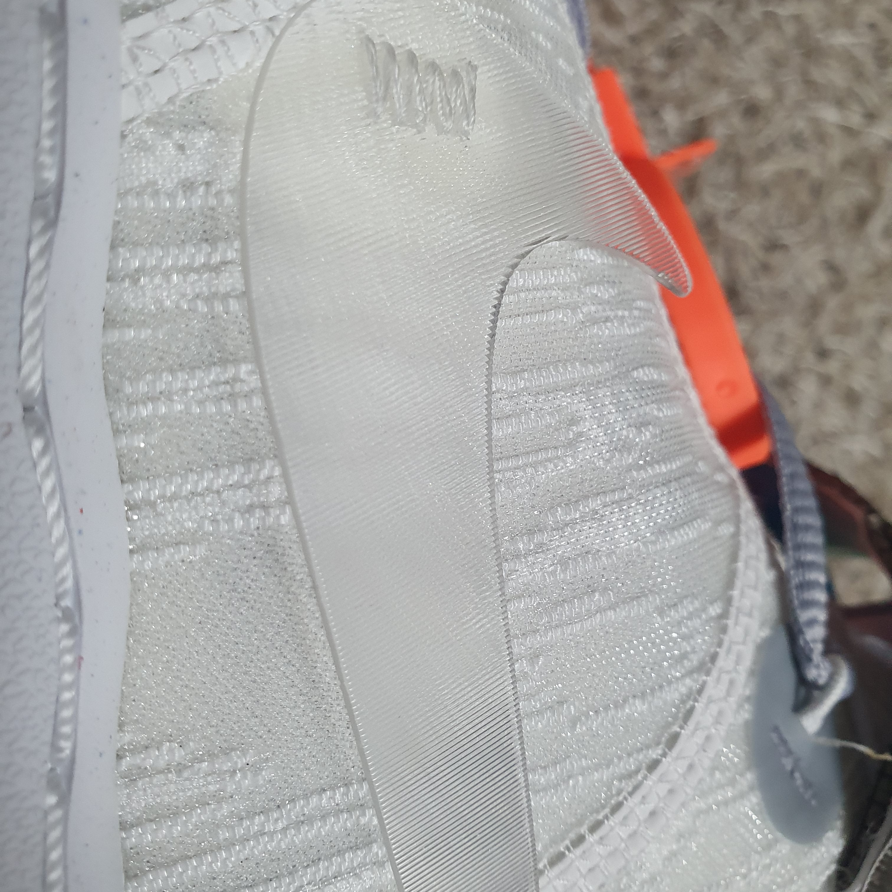 Nike x Off-White Air Force 1 Mid SP White 착용 스타일 - 1