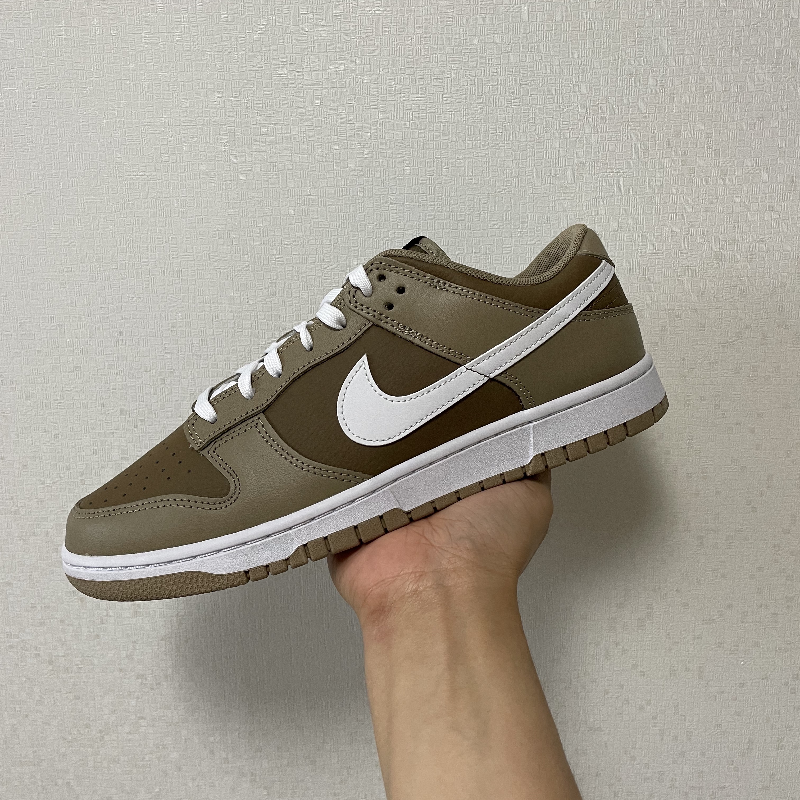 Nike Dunk Low Retro Khaki Hazel Rush 착용 스타일 - 4