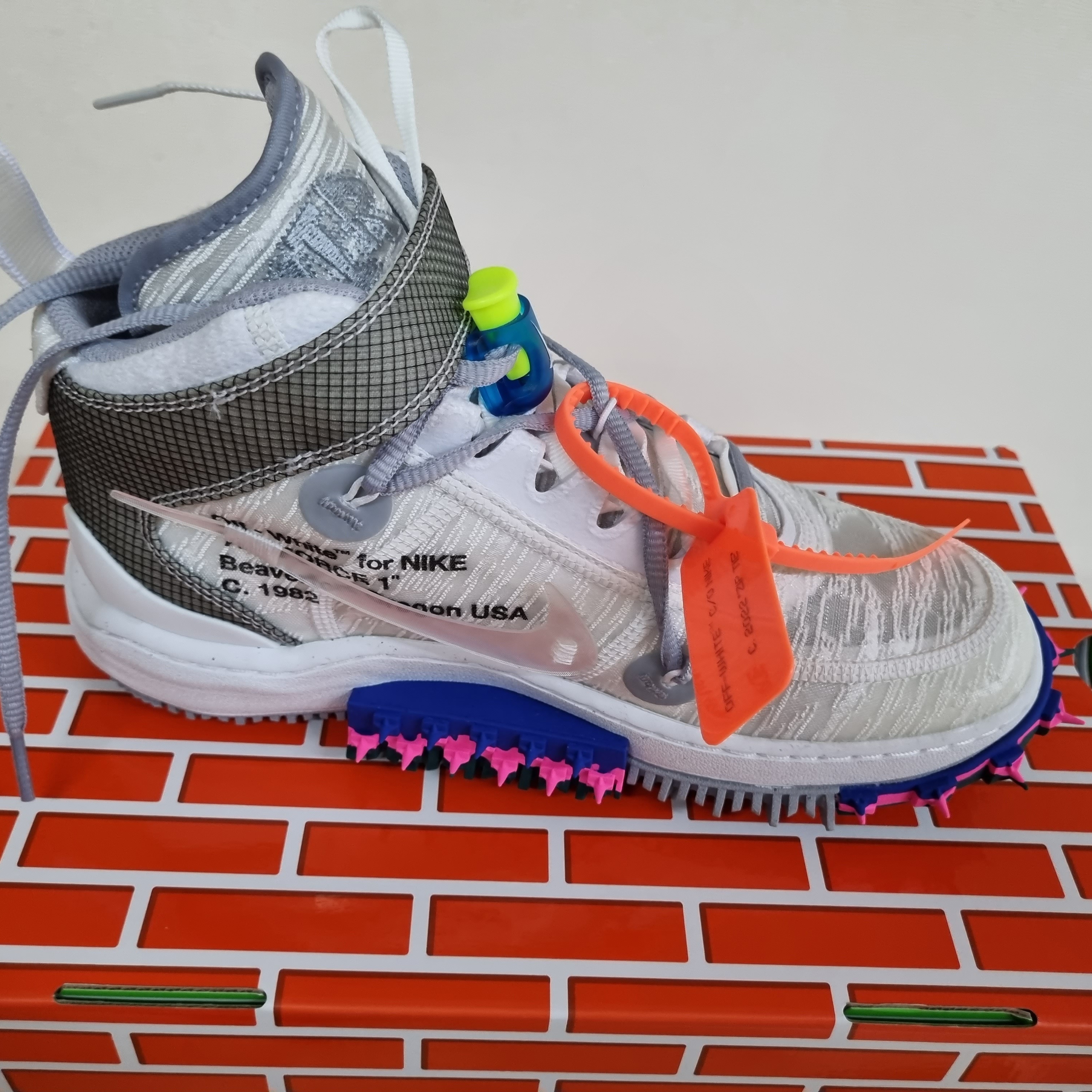 Nike x Off-White Air Force 1 Mid SP White 착용 스타일 - 2