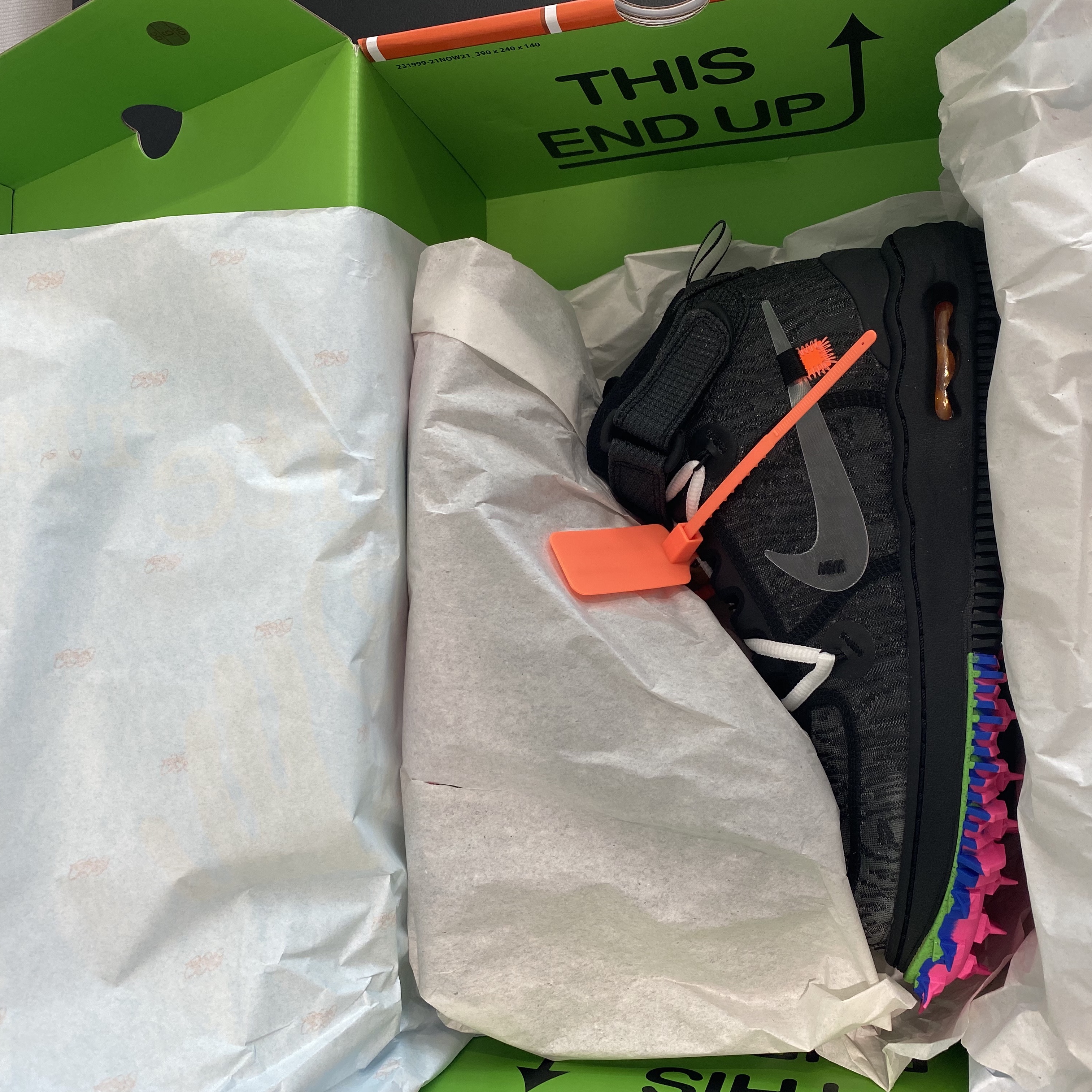 Nike x Off-White Air Force 1 Mid SP Black 착용 스타일 - 3
