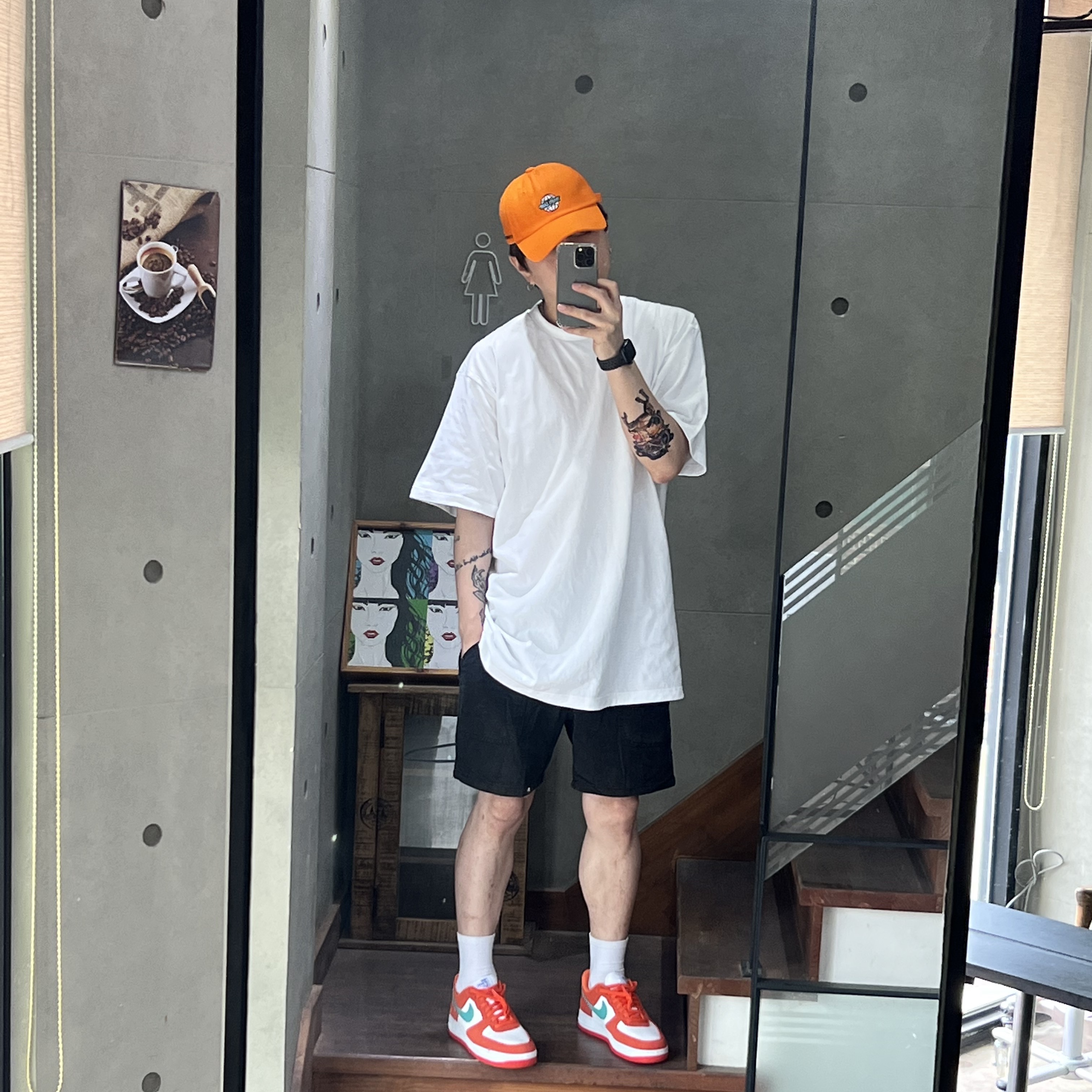 Nike Air Force 1 '07 LV8 Athletic Club Rush Orange Washed Teal 착용 스타일