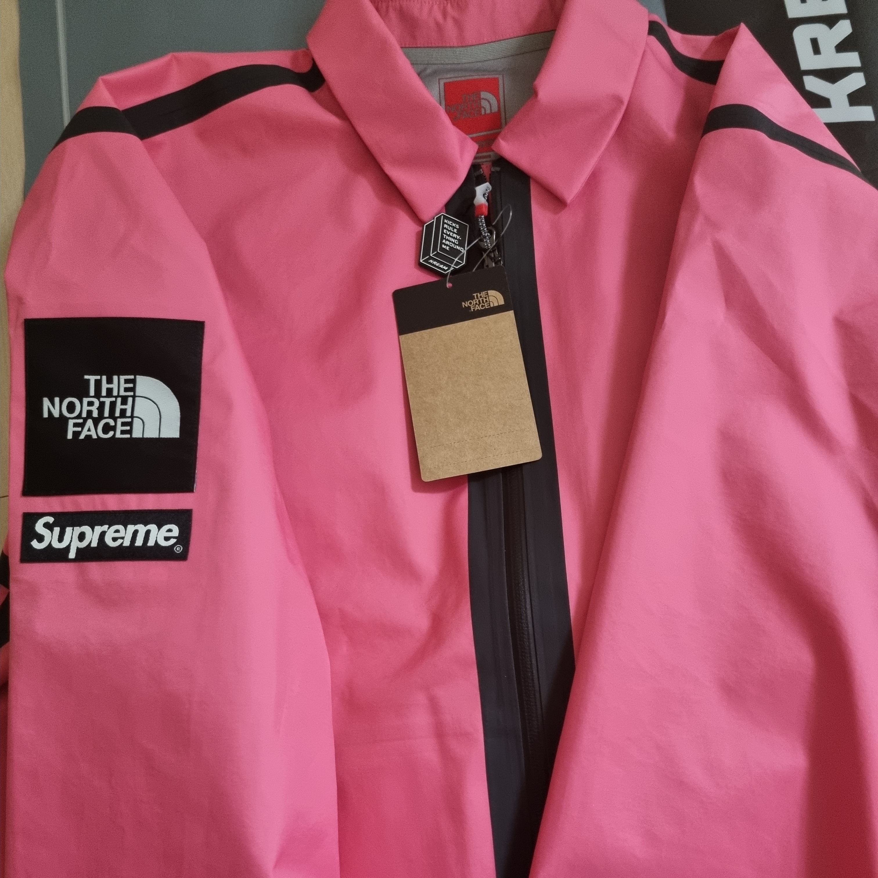 Supreme x The North Face Summit Series Outer Tape Seam Coaches Jacket Pink - 21SS 착용 스타일