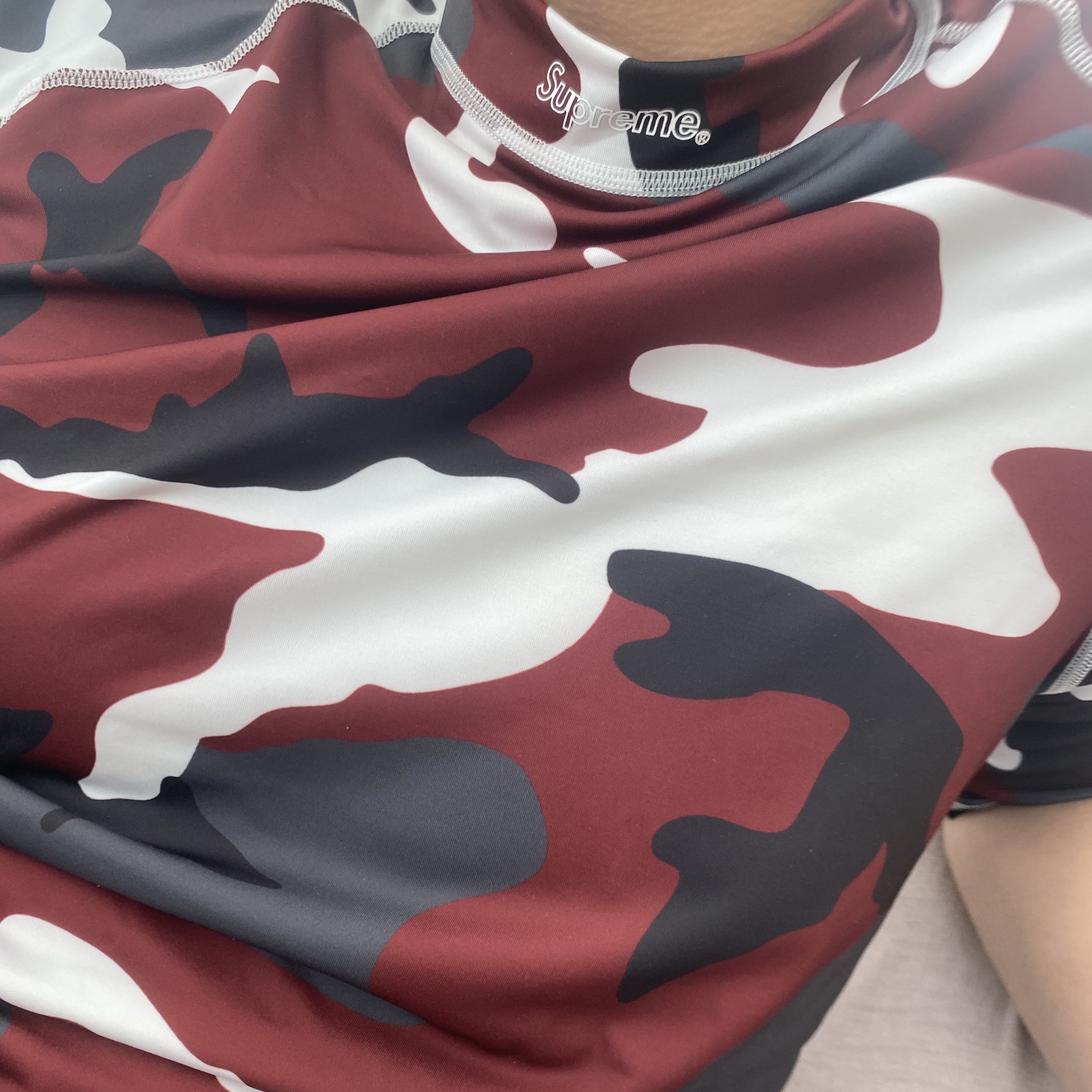 Supreme x Cressi Rash Guard Red Camo - 21SS 착용 스타일 - 2