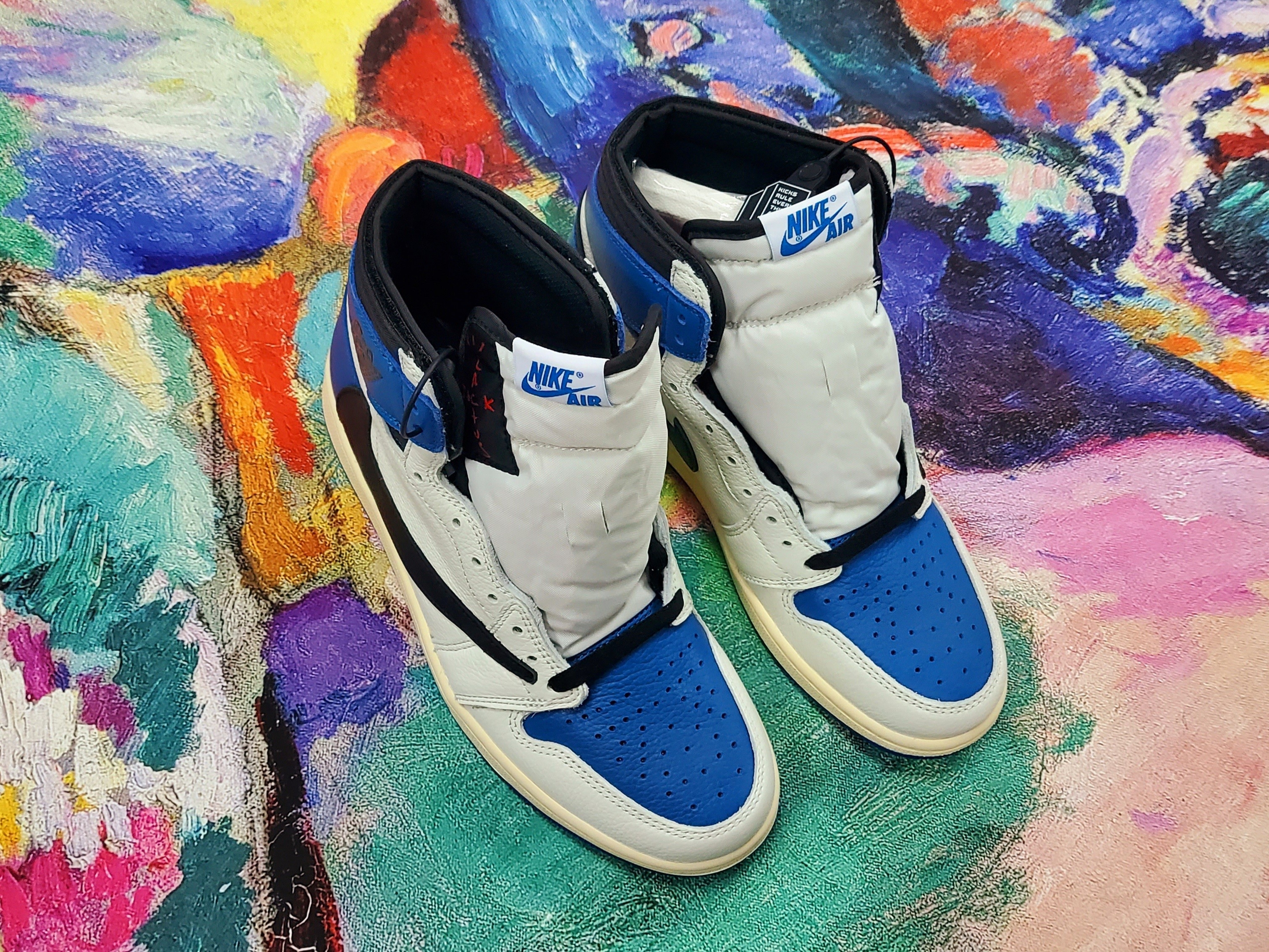 Jordan 1 x Travis Scott x Fragment Retro High OG SP Military Blue 착용 스타일 - 2