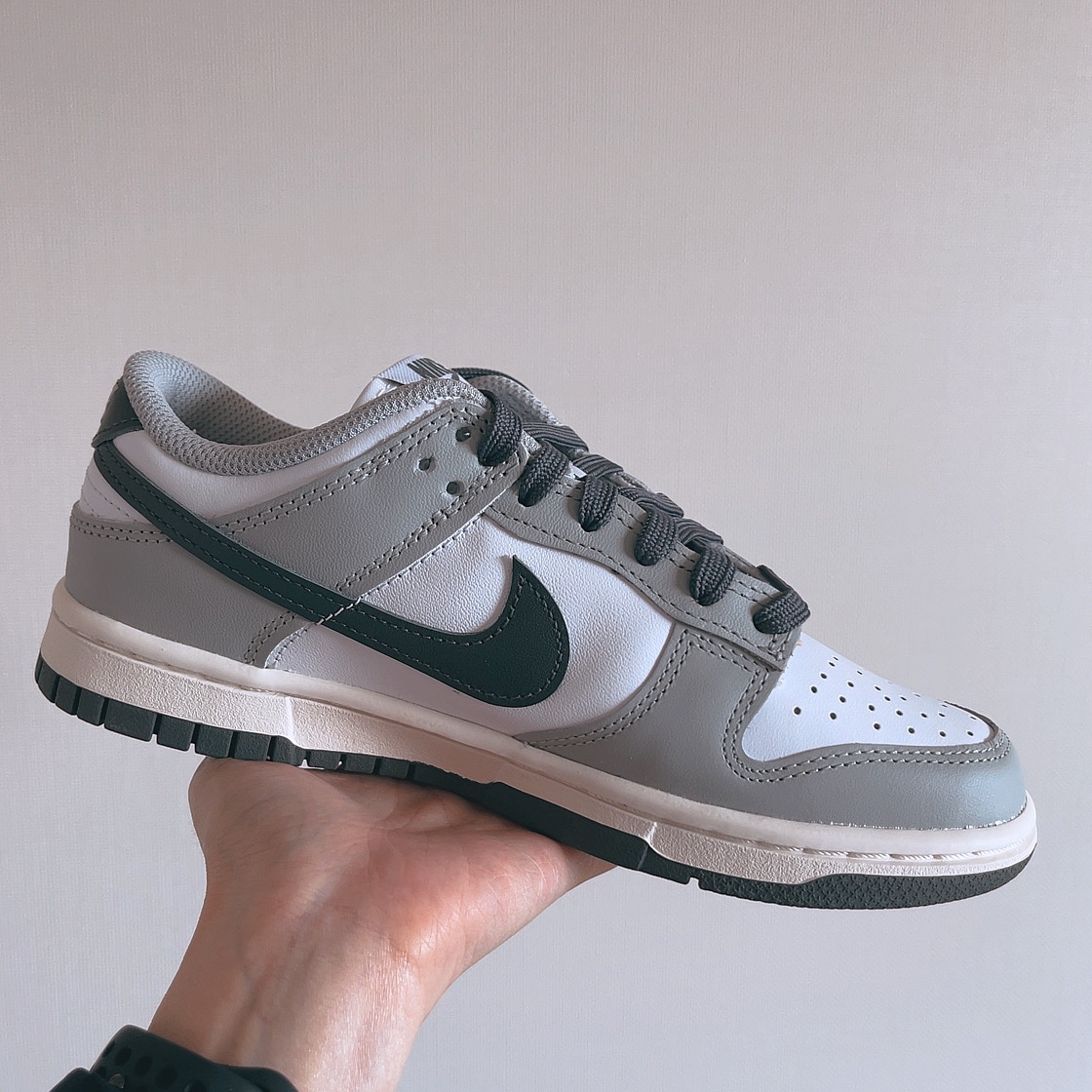 (W) Nike Dunk Low Light Smoke Grey 착용 스타일