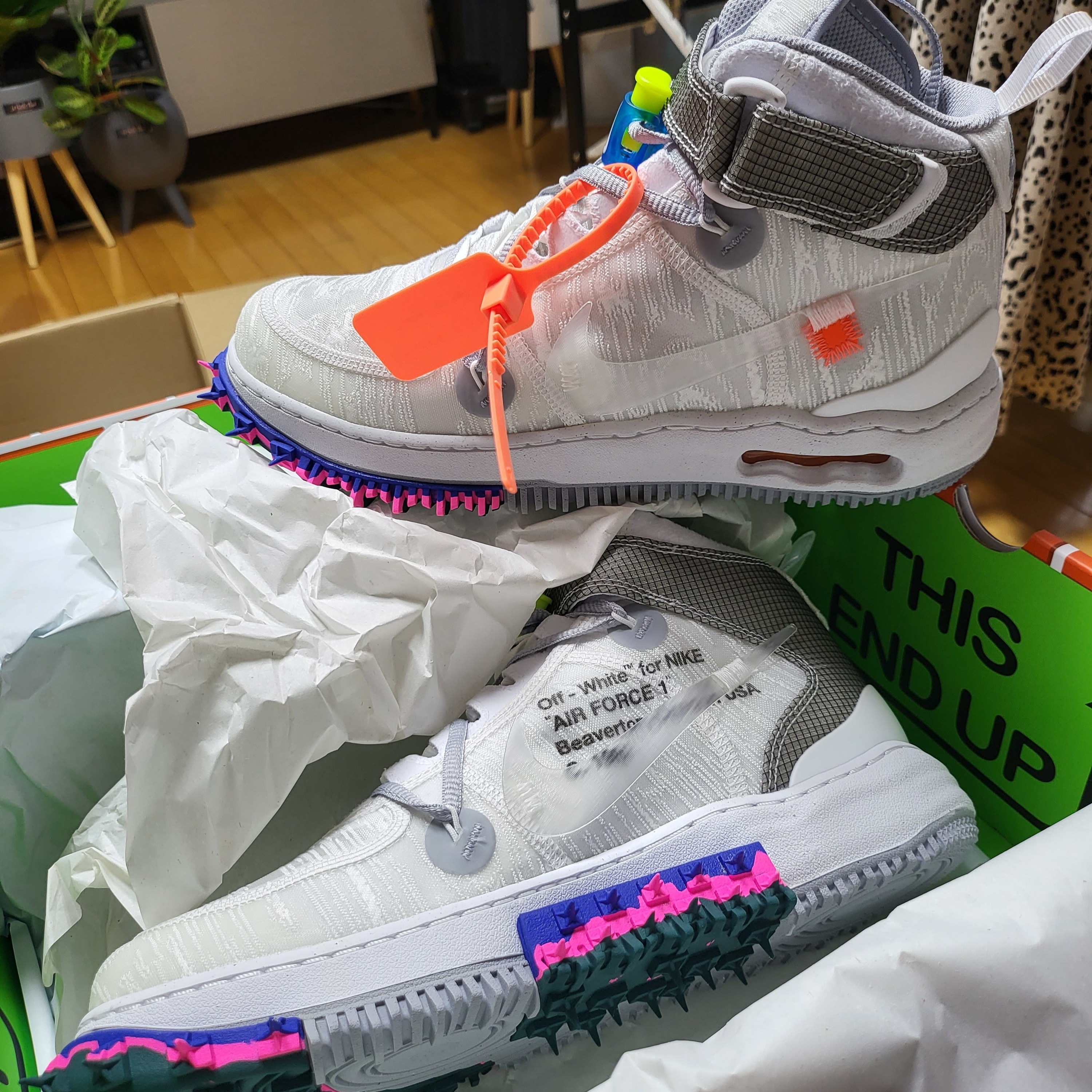 Nike x Off-White Air Force 1 Mid SP White 착용 스타일 - 1