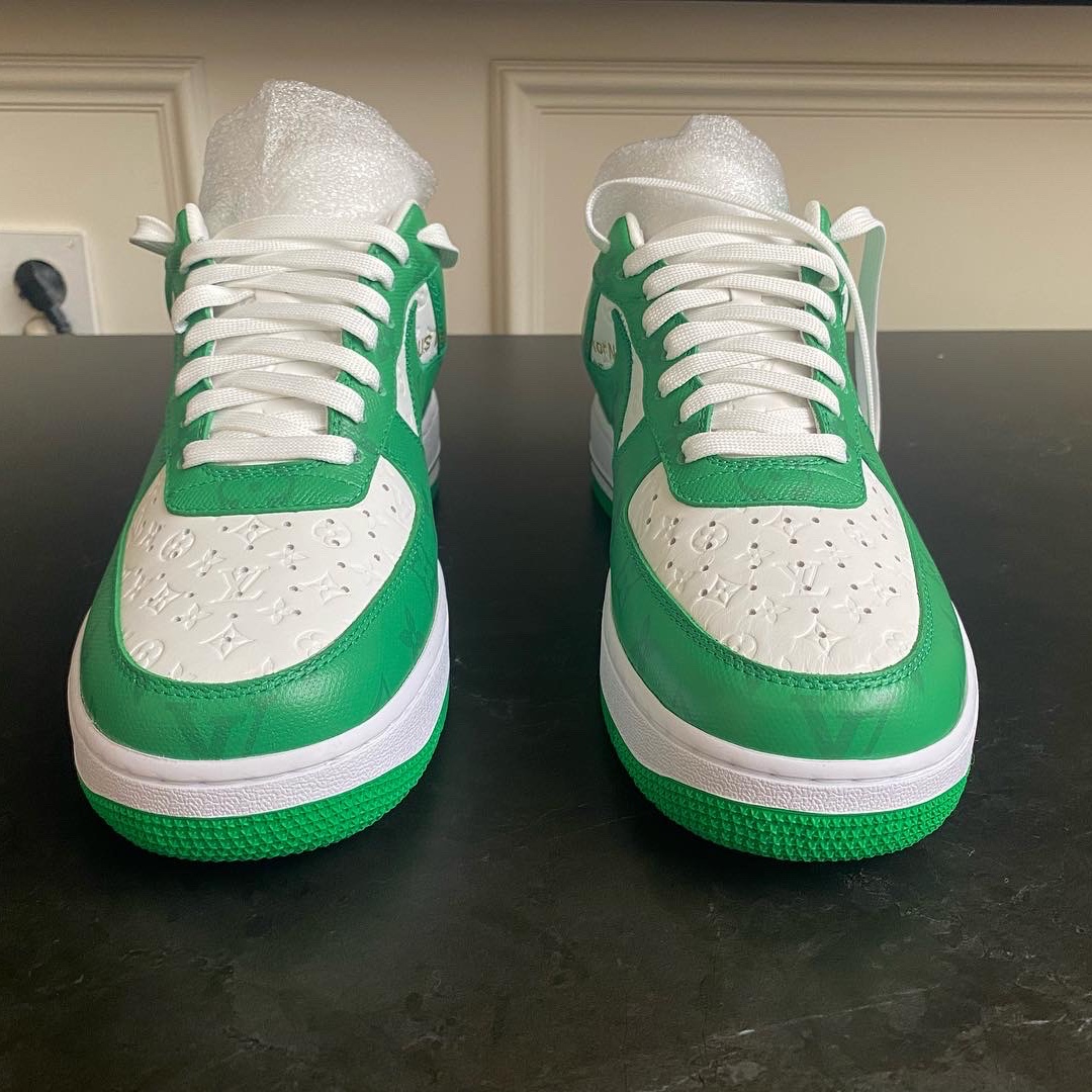 Louis Vuitton x Nike Air Force 1 Low by Virgil Abloh White Gym Green 착용 스타일 - 2