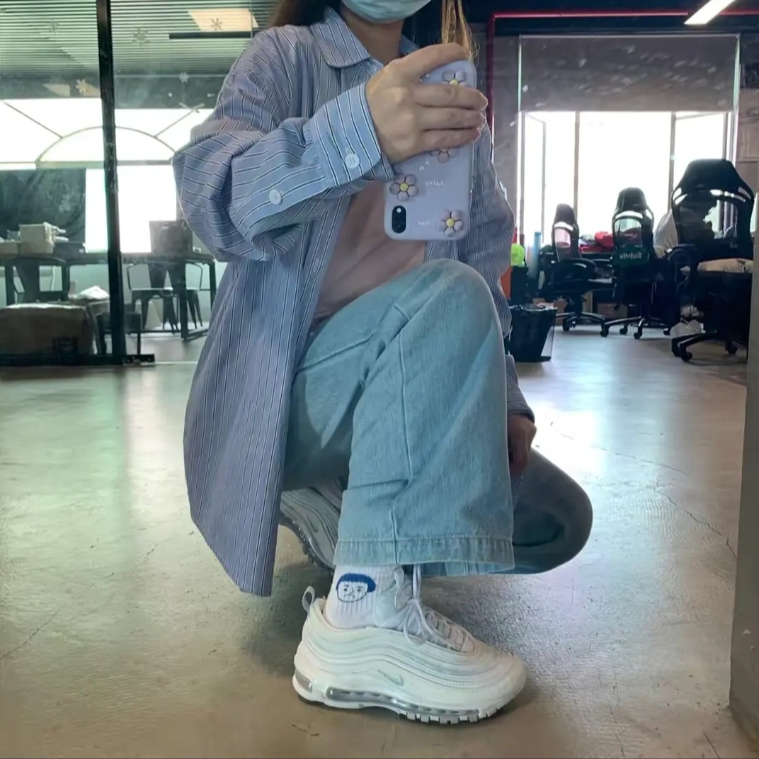 (W) Nike Air Max 97 White Pure Platinum 착용 스타일 - 1