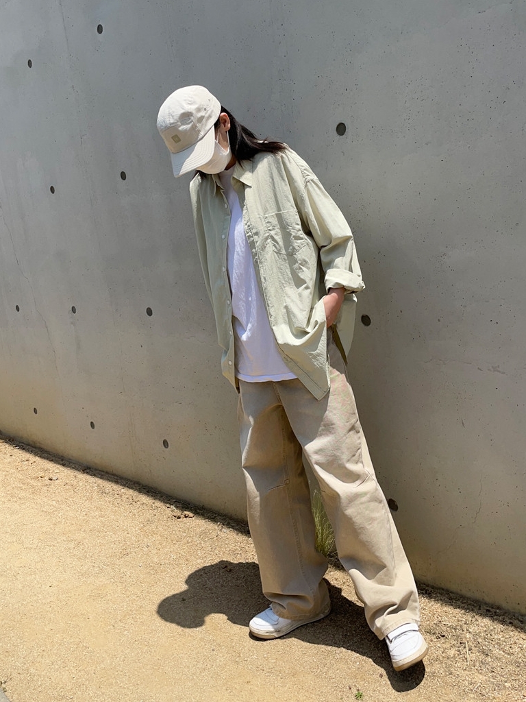 Acne Studios Perey Velcro Strap Sneakers White 착용 스타일 - 1