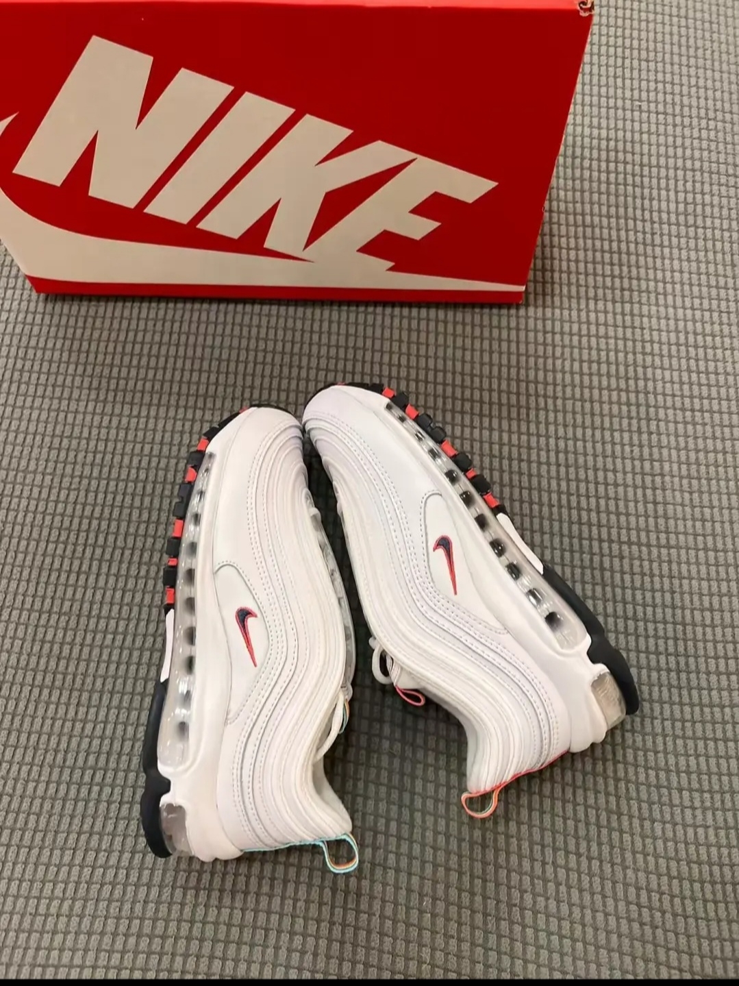 (W) Nike Air Max 97 White Thunder Blue 착용 스타일 - 1
