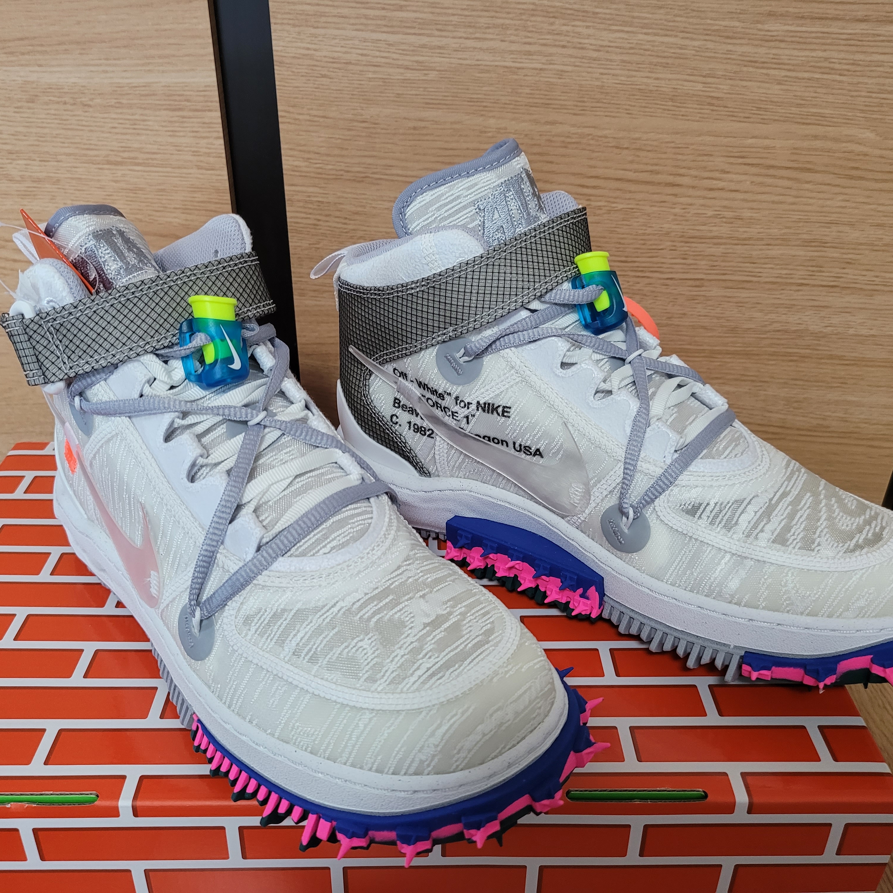Nike x Off-White Air Force 1 Mid SP White 착용 스타일 - 2