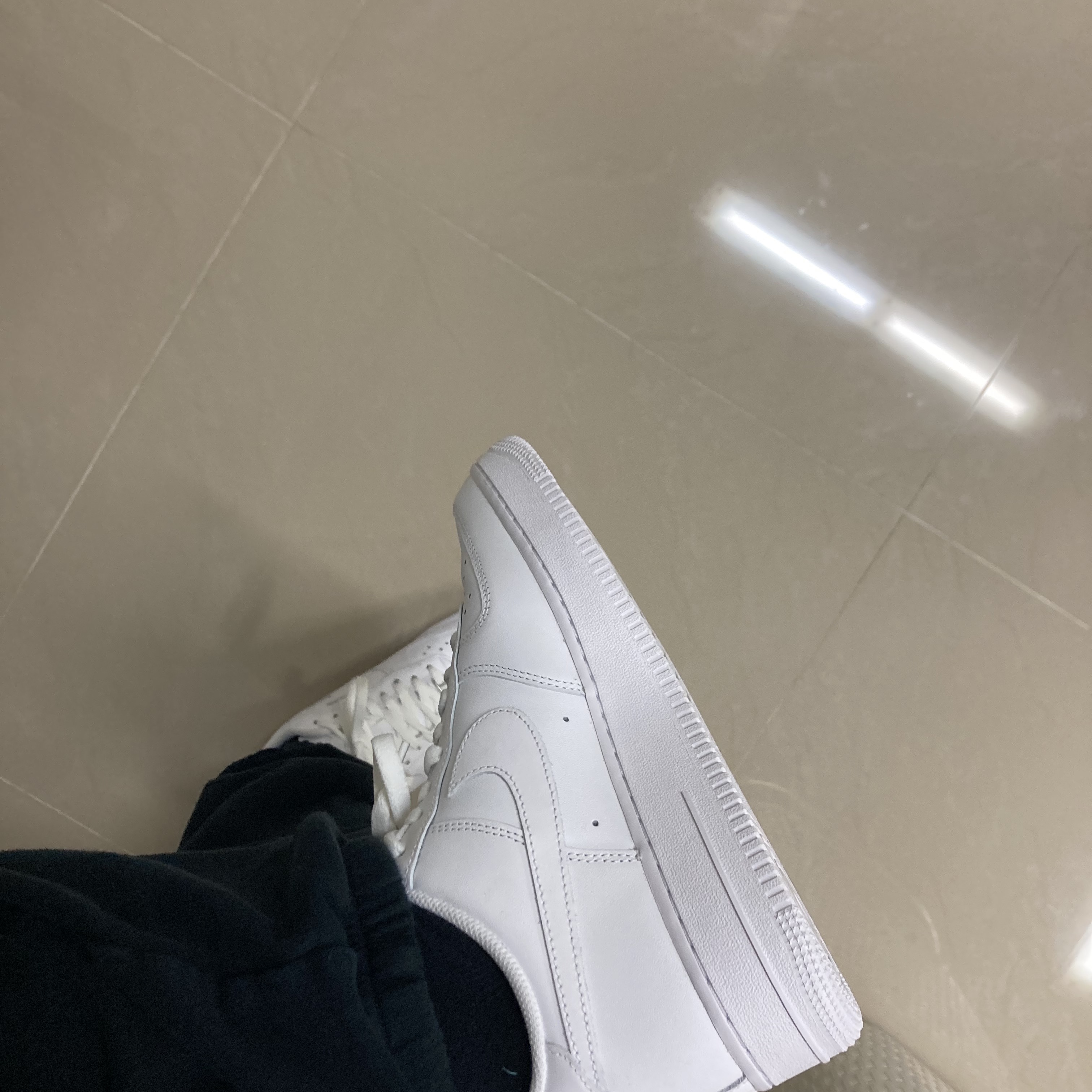 Nike Air Force 1 '07 Low White 착용 스타일