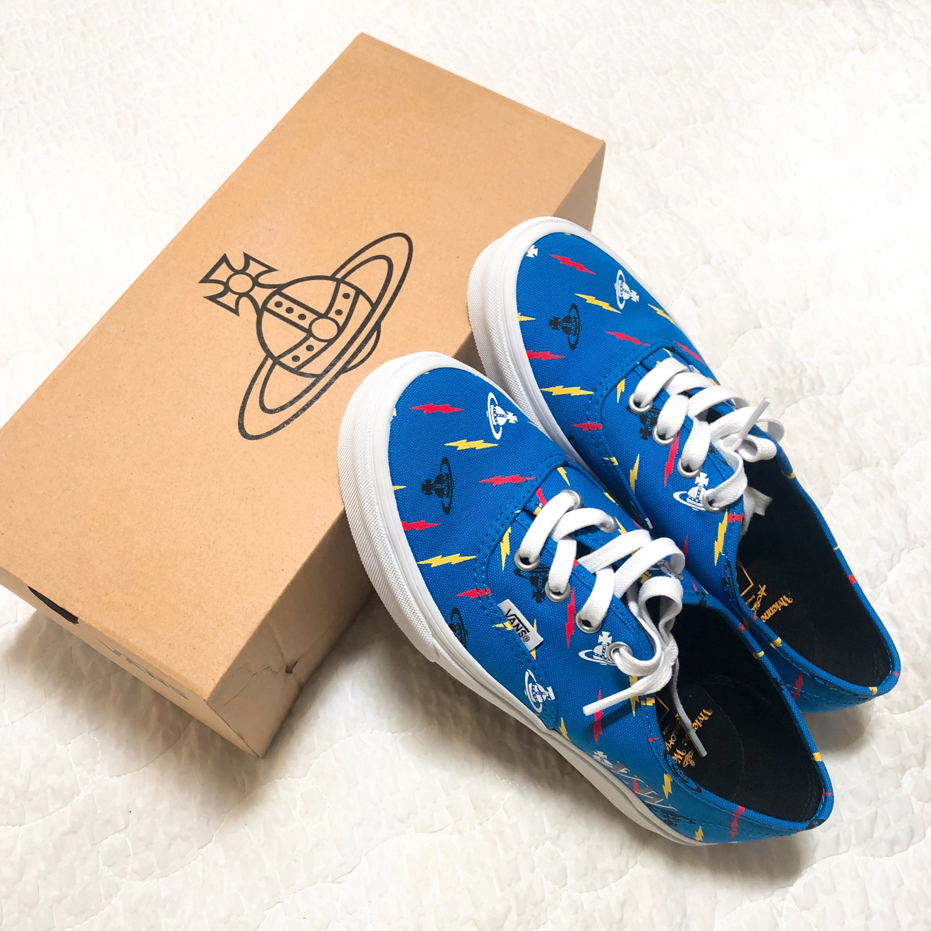 Vans x Vivienne Westwood Authentic Anglomania Blue 착용 스타일 - 1