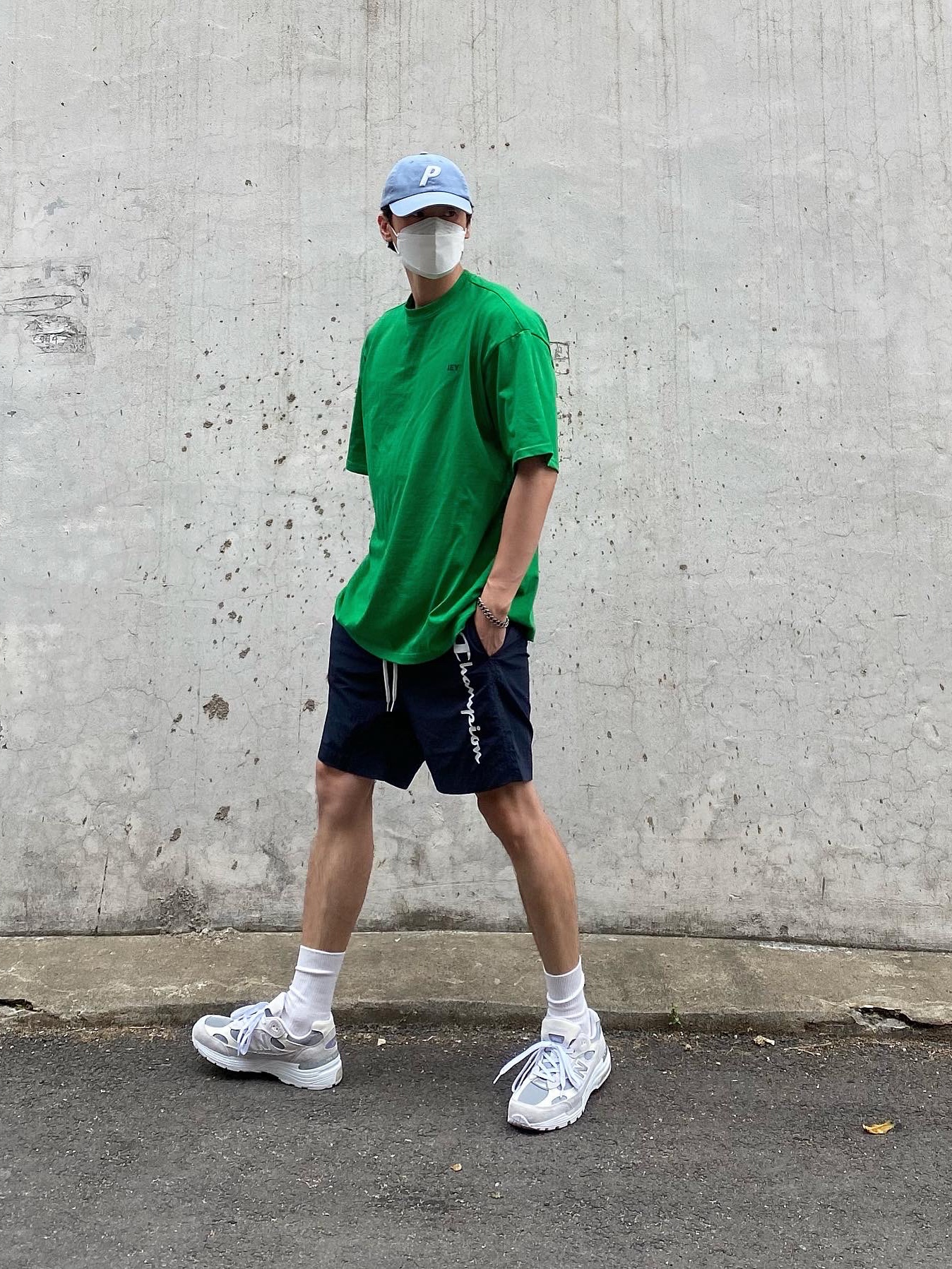 New Balance 992 Made in USA White Silver 착용 스타일 - 3