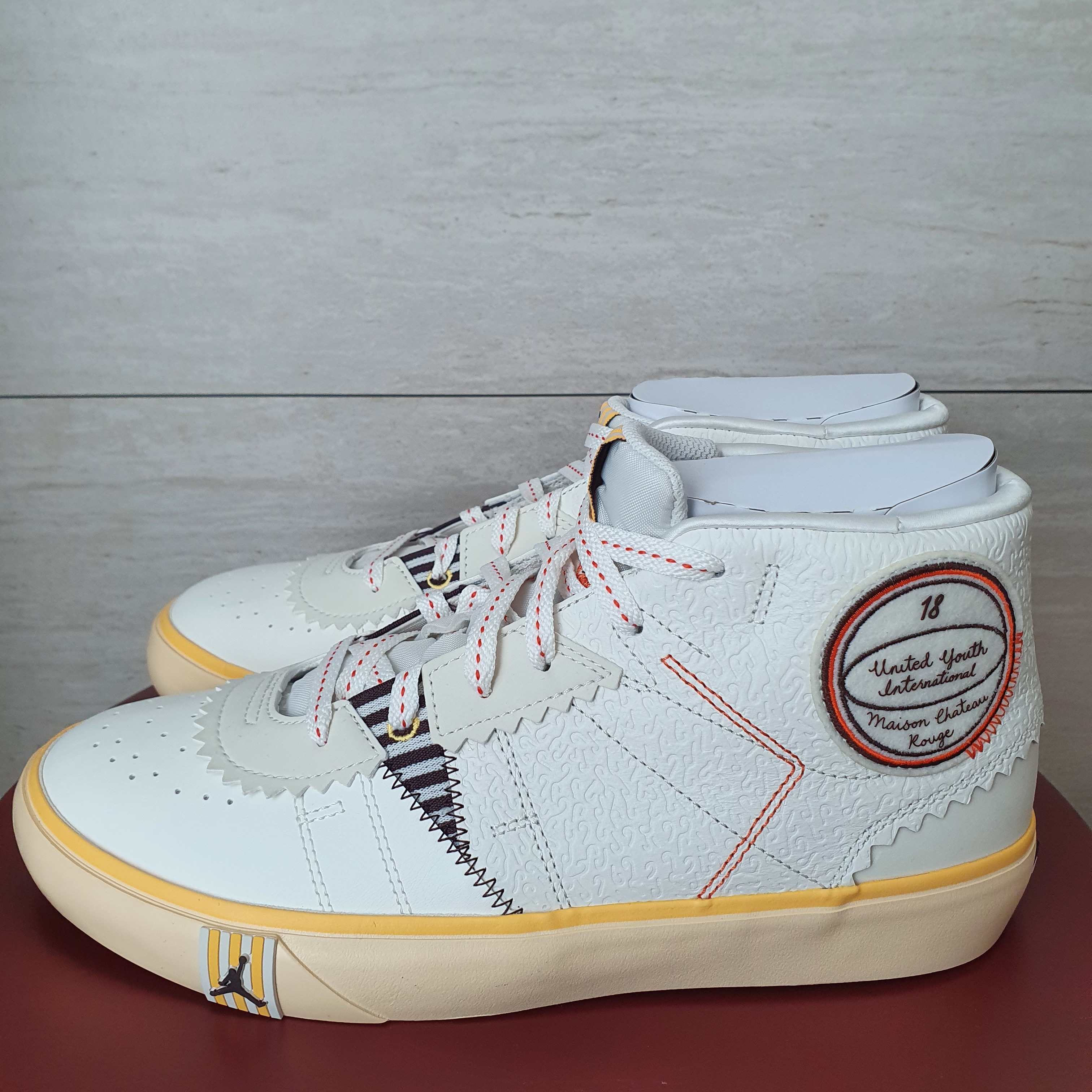 Jordan Series x Maison Chateau Rouge Mid SP Sail 착용 스타일 - 4