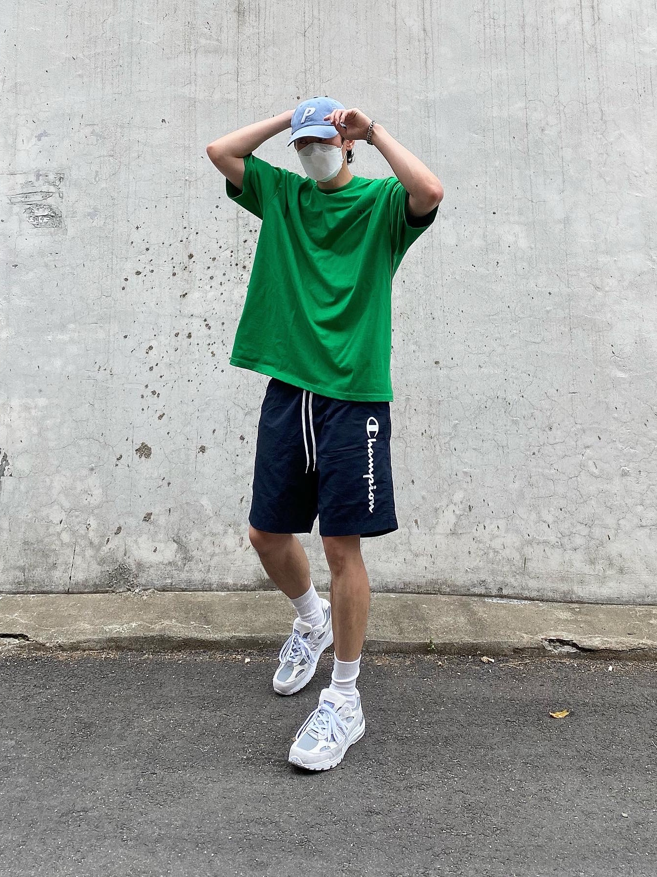 New Balance 992 Made in USA White Silver 착용 스타일 - 1