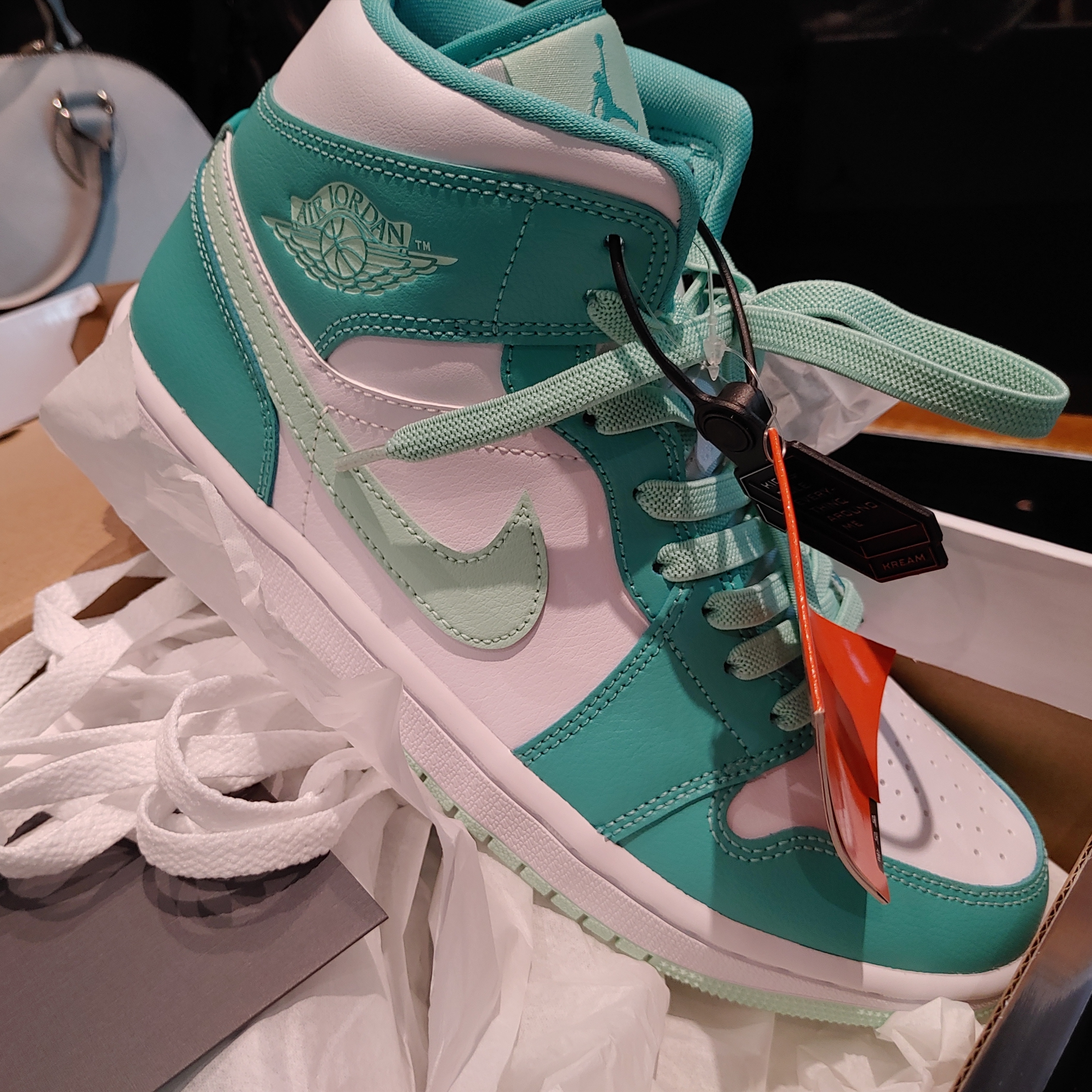 (W) Jordan 1 Mid Washed Teal Mint Foam 착용 스타일