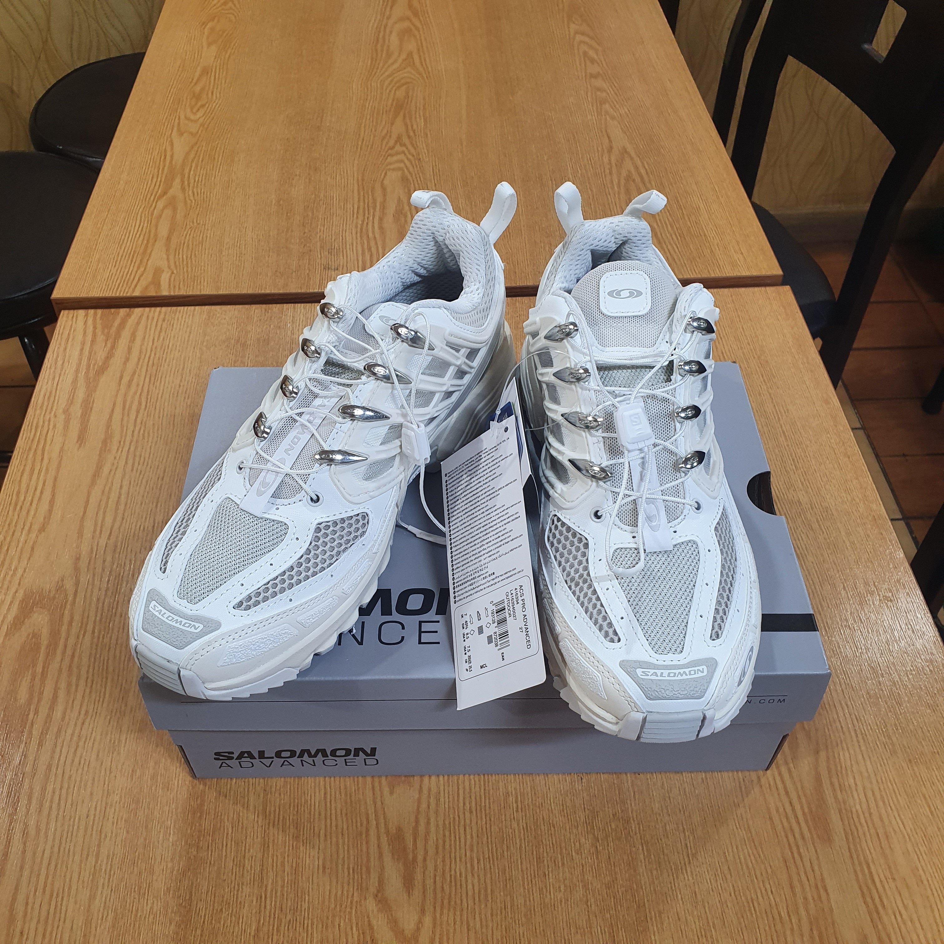 Salomon ACS Pro ADV Vanilla Lunar Rock 착용 스타일 - 1