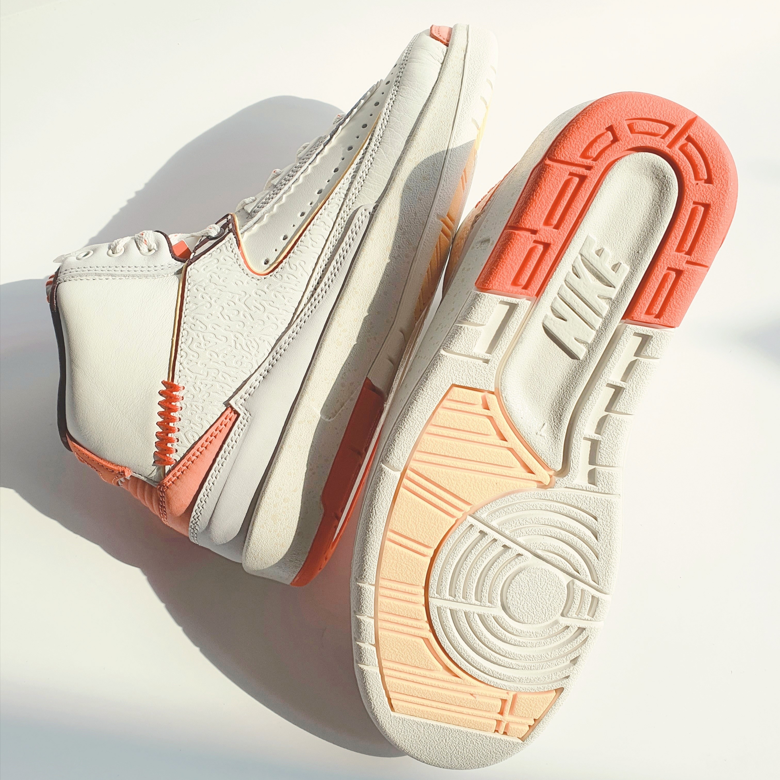 Jordan 2 x Maison Chateau Rouge Retro SP Orange and Sail 착용 스타일 - 1