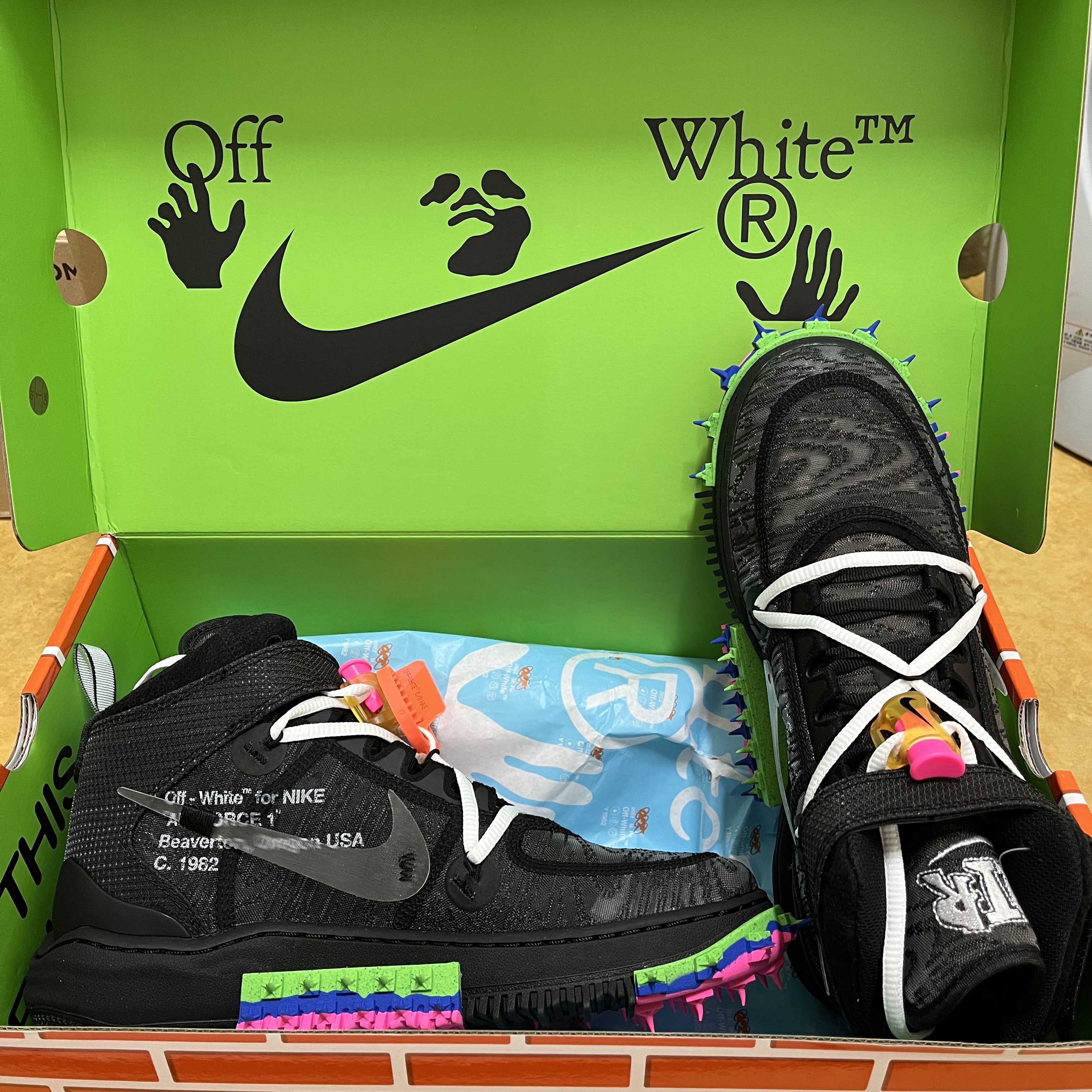 Nike x Off-White Air Force 1 Mid SP Black 착용 스타일