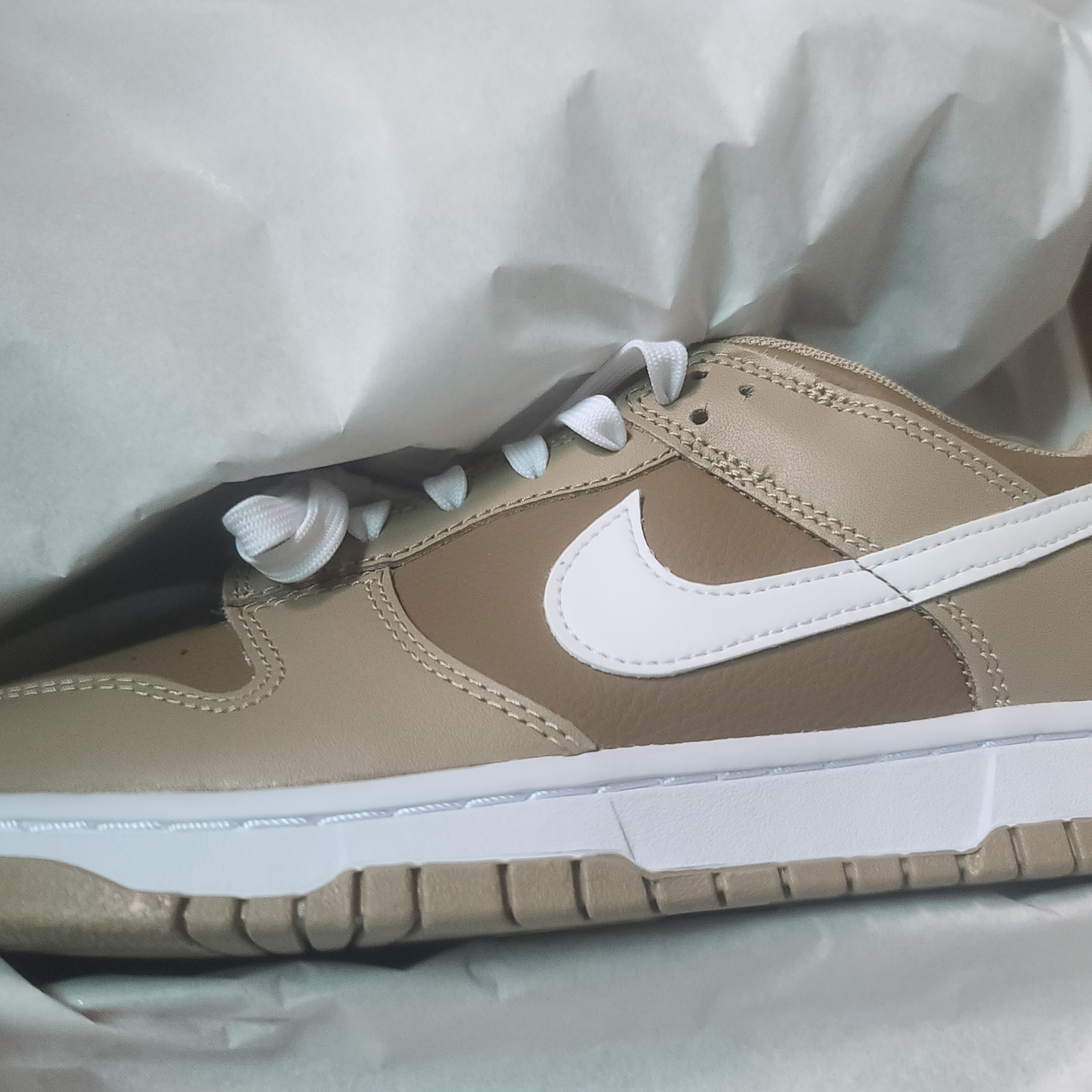 Nike Dunk Low Retro Khaki Hazel Rush 착용 스타일