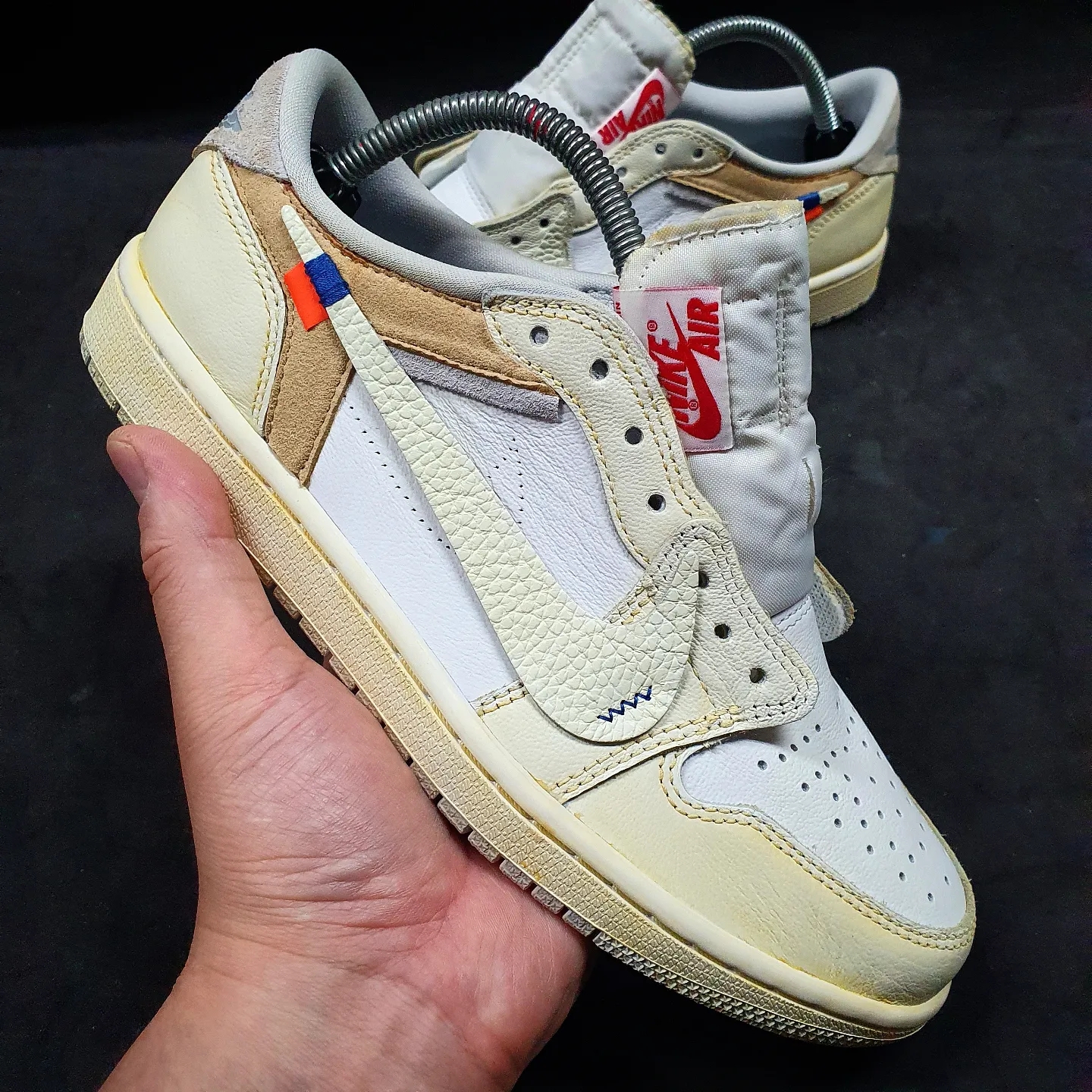 Jordan 1 Low OG Neutral Grey 착용 스타일 - 5