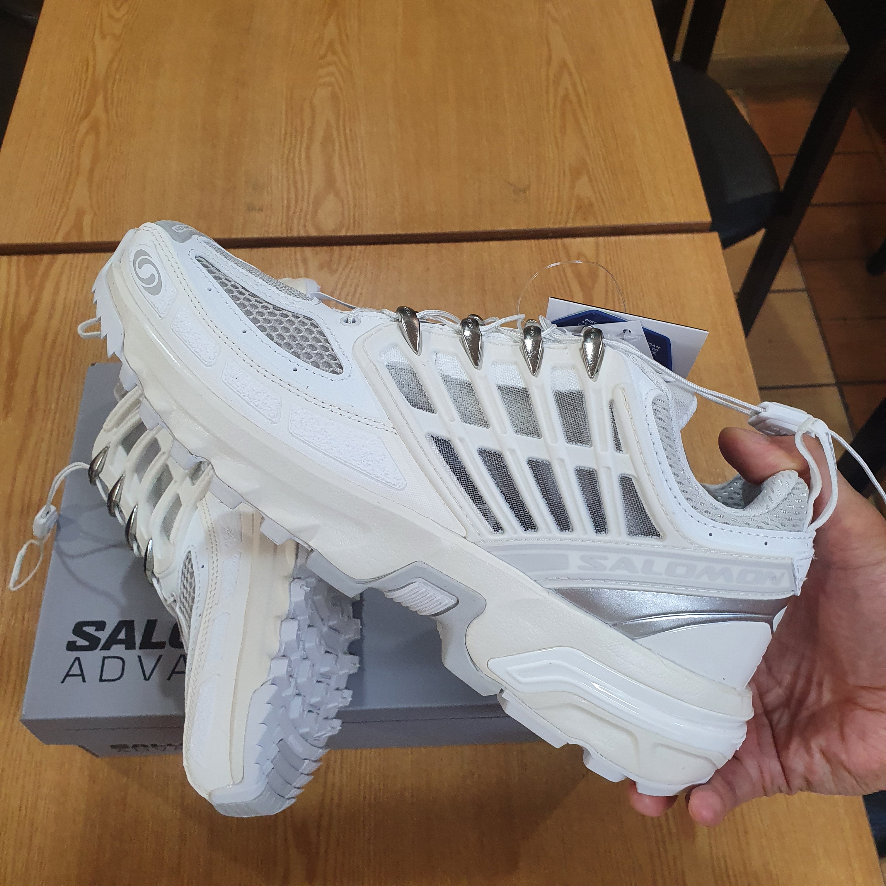 Salomon ACS Pro ADV Vanilla Lunar Rock 착용 스타일 - 4