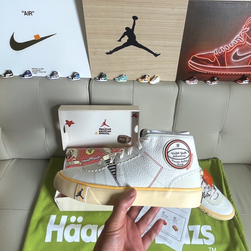 Jordan Series x Maison Chateau Rouge Mid SP Sail 착용 스타일