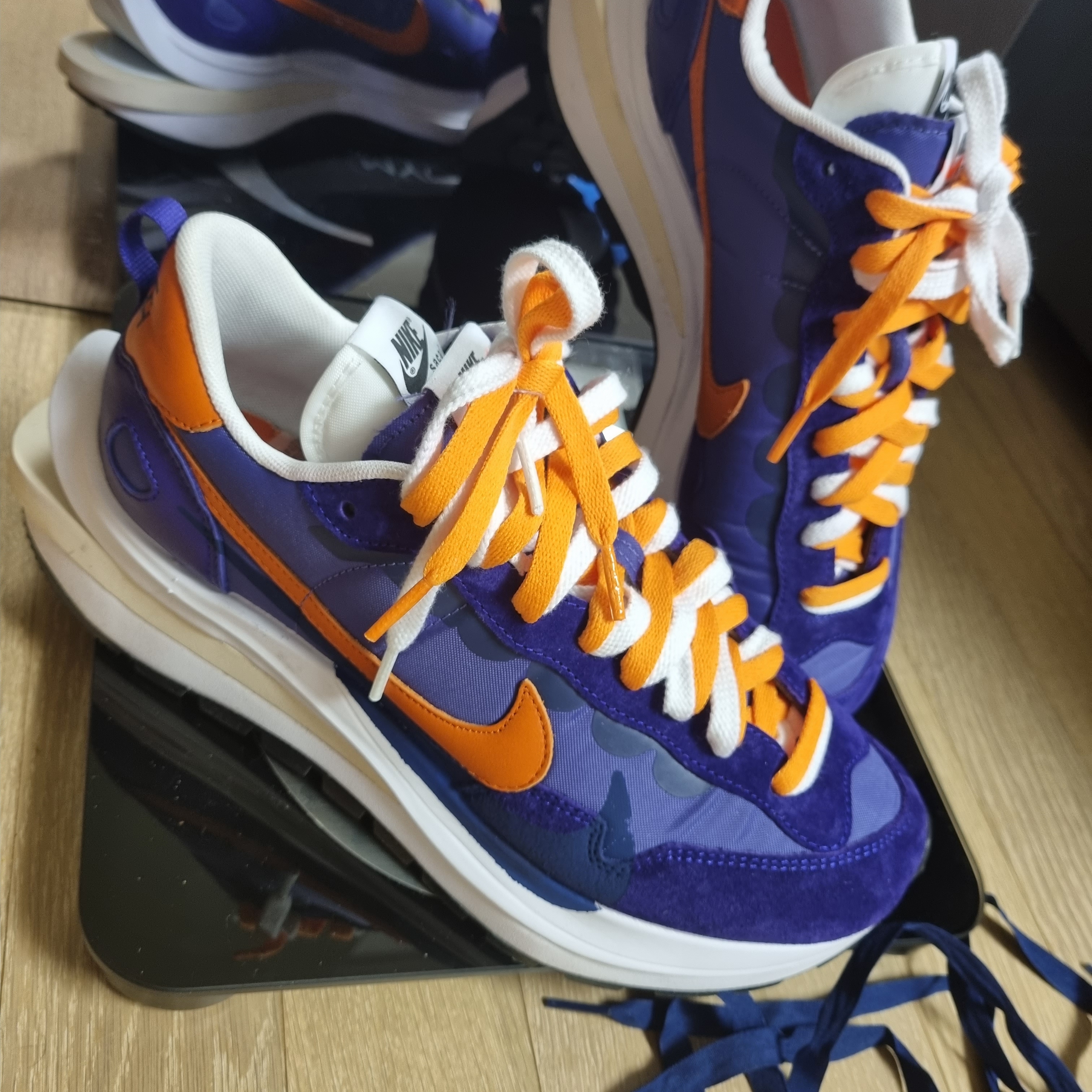 Nike x Sacai VaporWaffle Dark Iris 착용 스타일