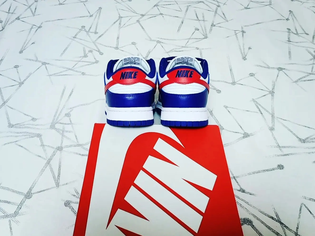 (W) Nike Dunk Low White and University Red 착용 스타일 - 5