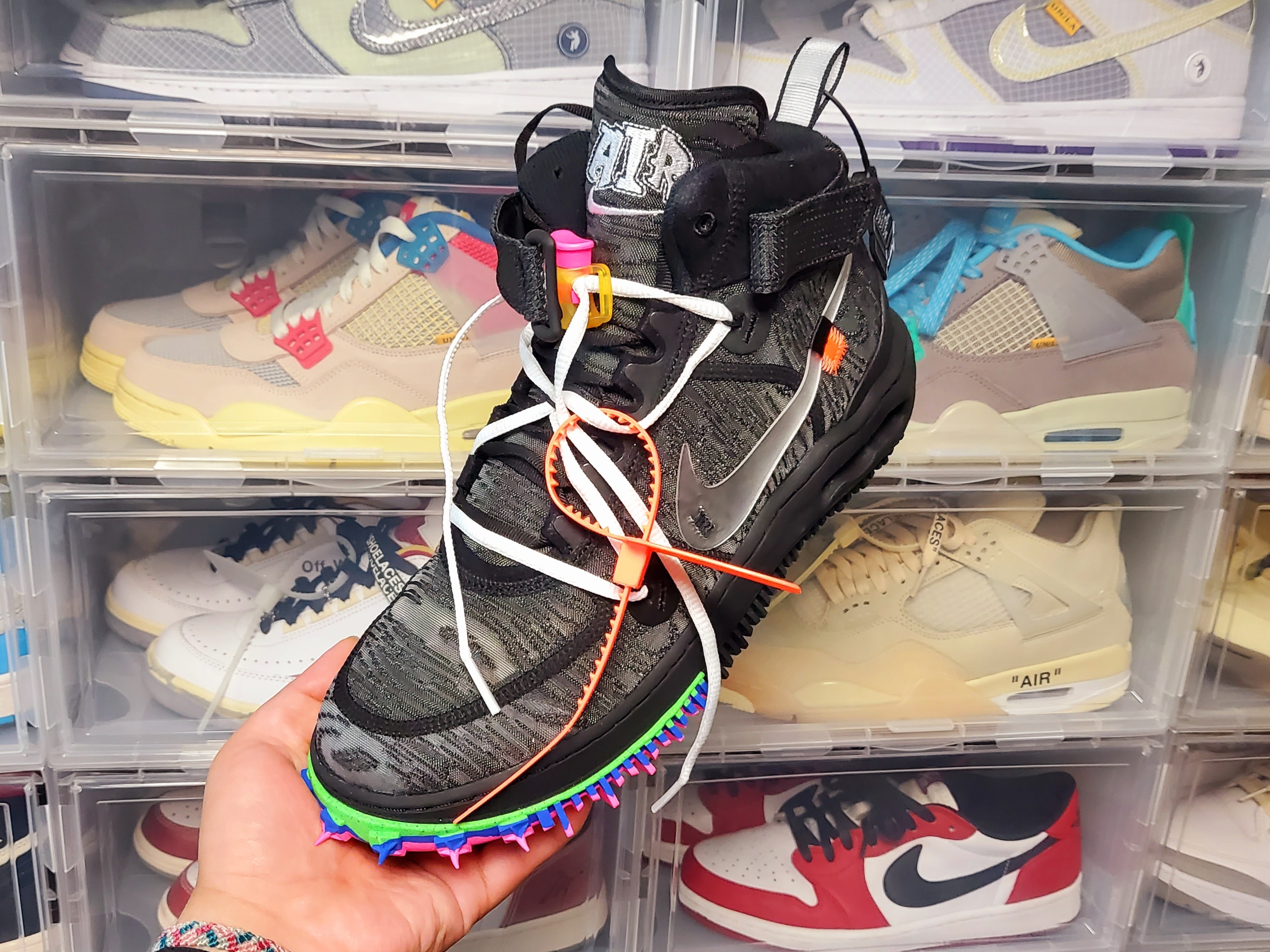 Nike x Off-White Air Force 1 Mid SP Black 착용 스타일 - 1
