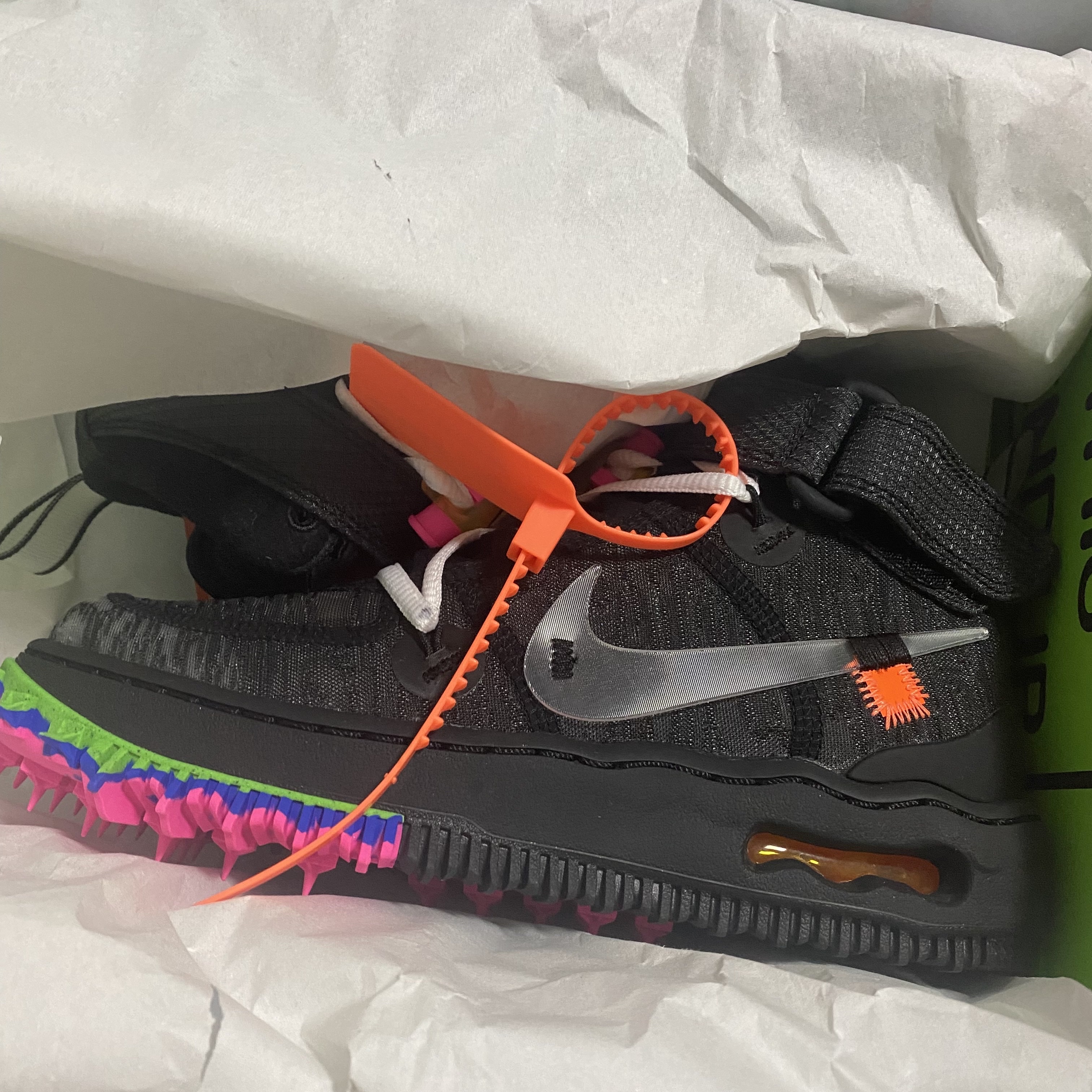 Nike x Off-White Air Force 1 Mid SP Black 착용 스타일 - 1