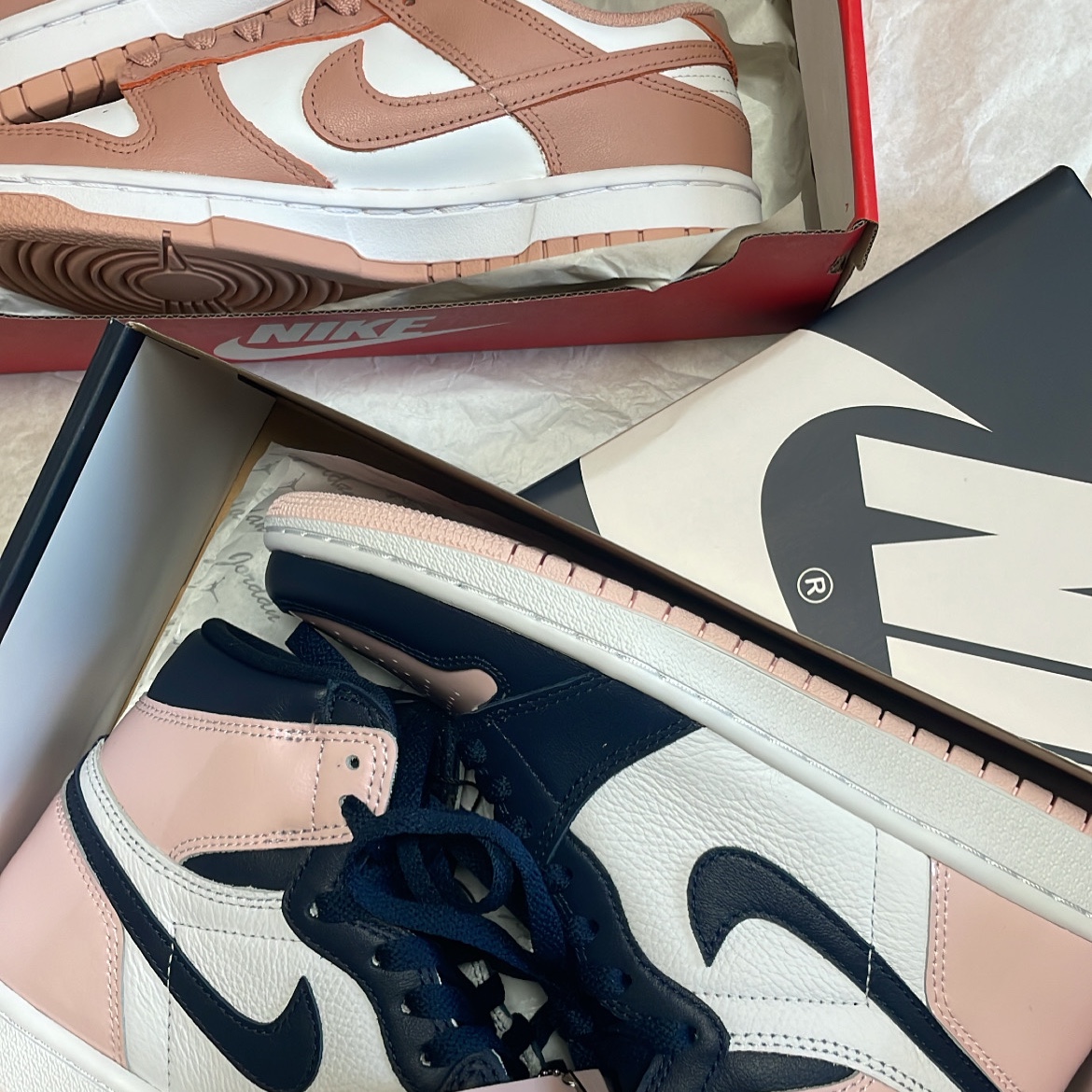 (W) Jordan 1 Retro High OG Atmosphere, (W) Nike Dunk Low Rose Whisper 착용 스타일