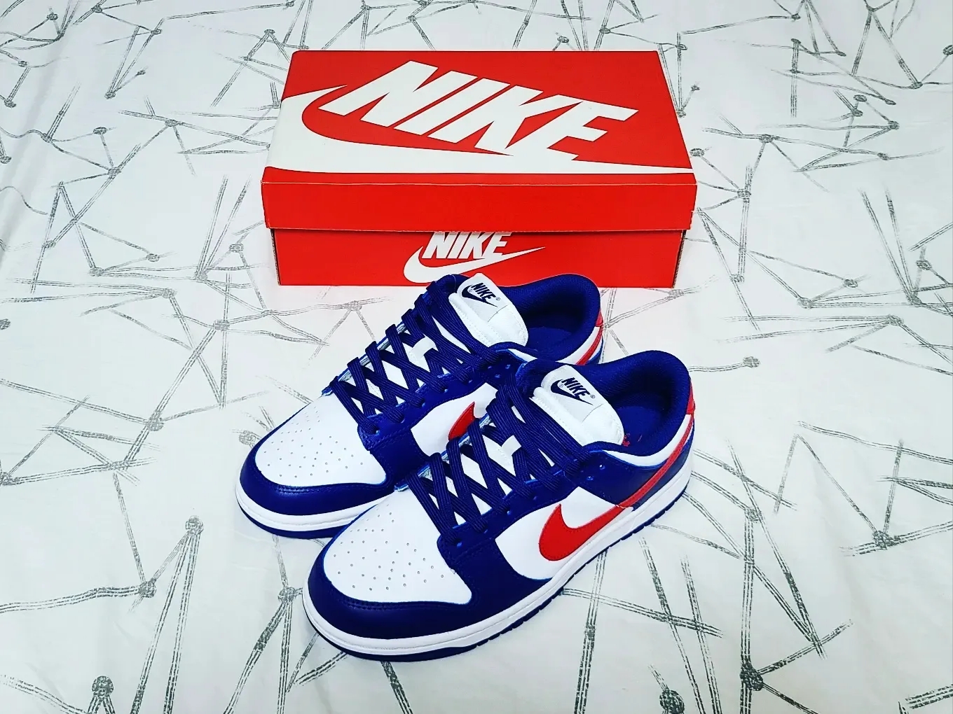 (W) Nike Dunk Low White and University Red 착용 스타일 - 1