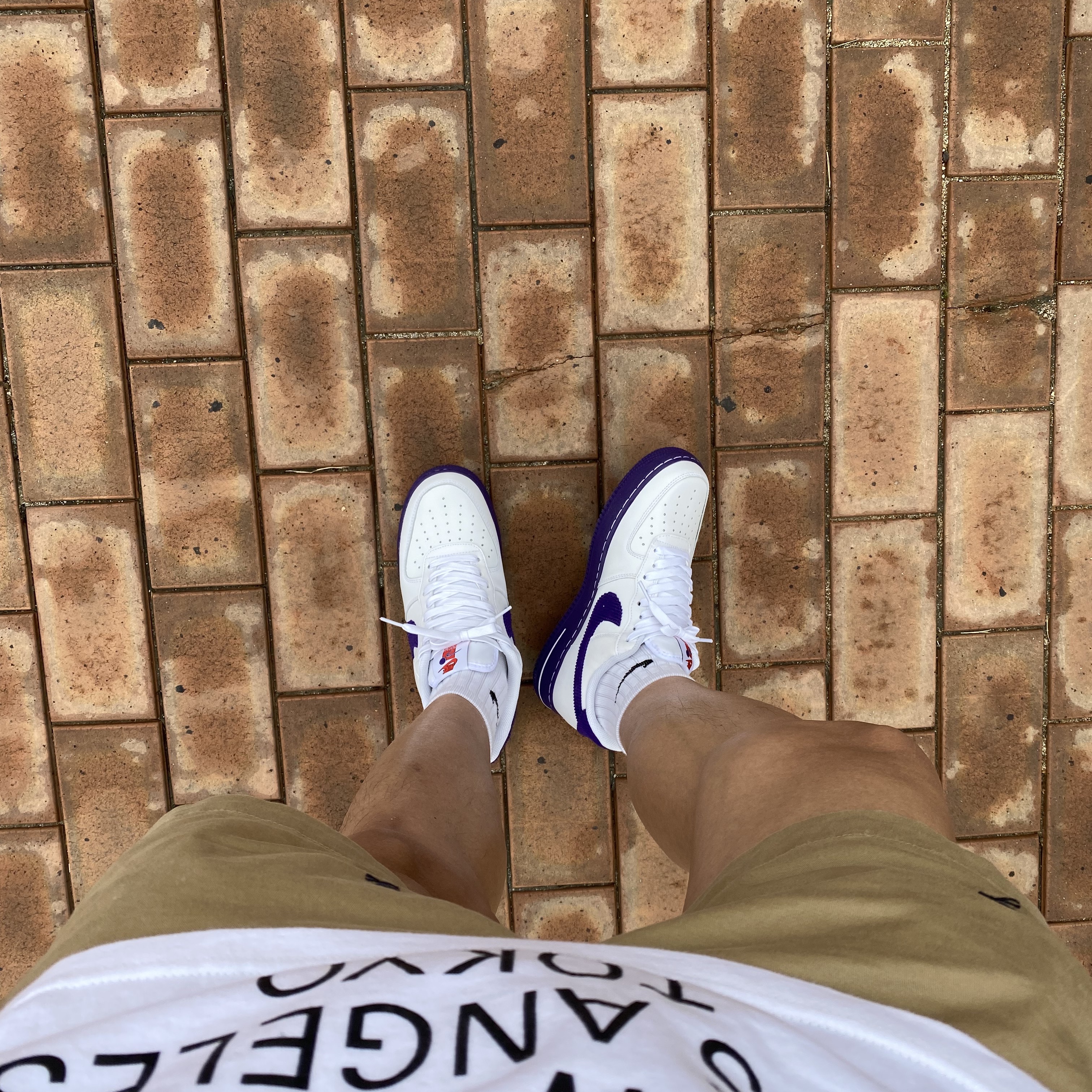 Nike Air Force 1 '07 LV8 EMB White and Court Purple, Stussy x Takahiromiyashita The Soloist 40 WT T-Shirt 착용 스타일