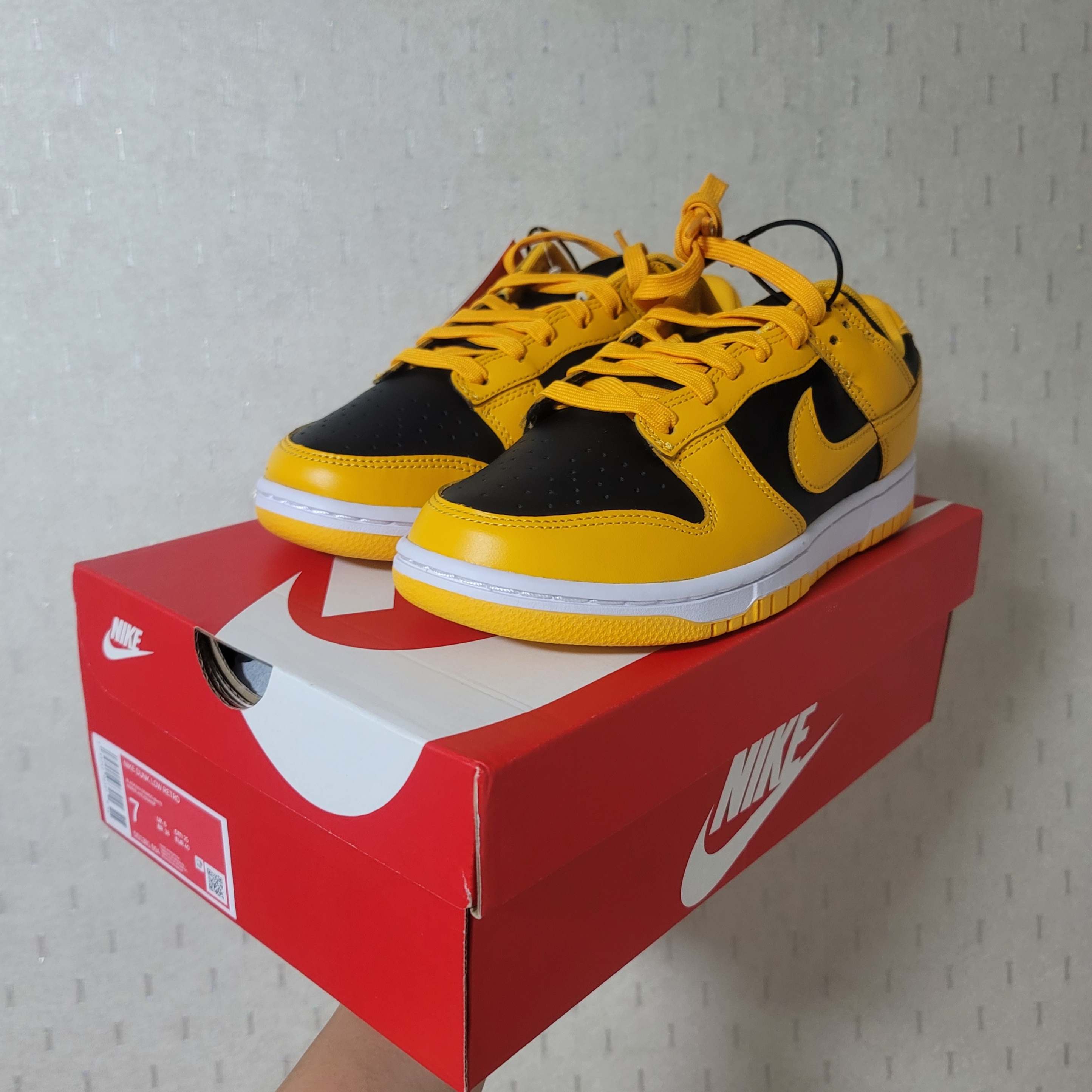 Nike Dunk Low Retro Championship Goldenrod 착용 스타일