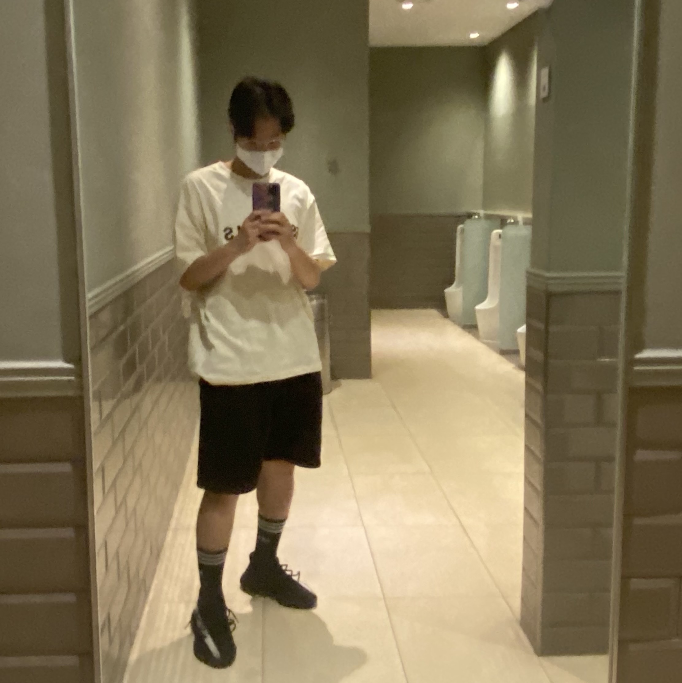 Adidas Yeezy Boost 350 V2 Core Black White 2022 착용 스타일