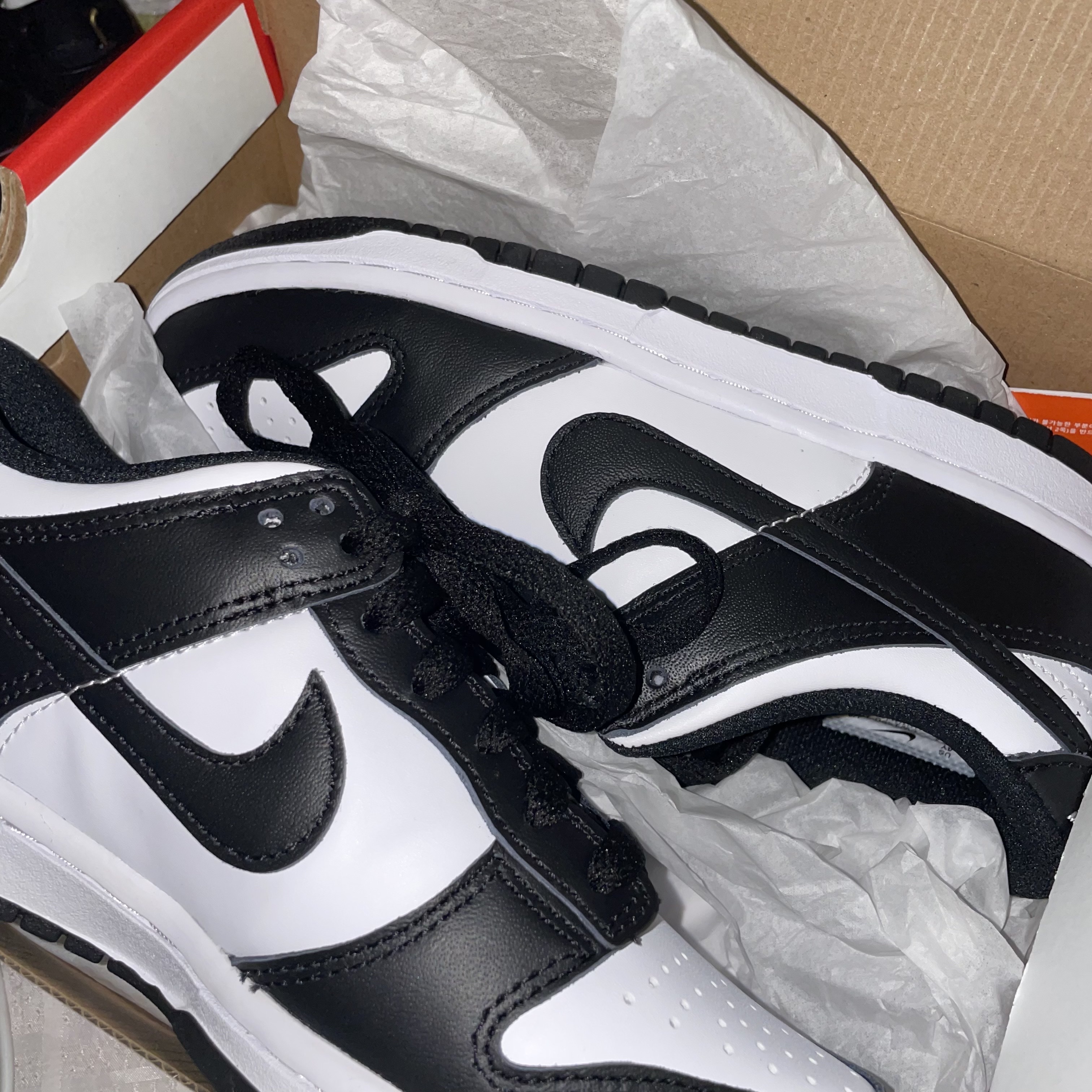(GS) Nike Dunk Low Black 착용 스타일 - 2