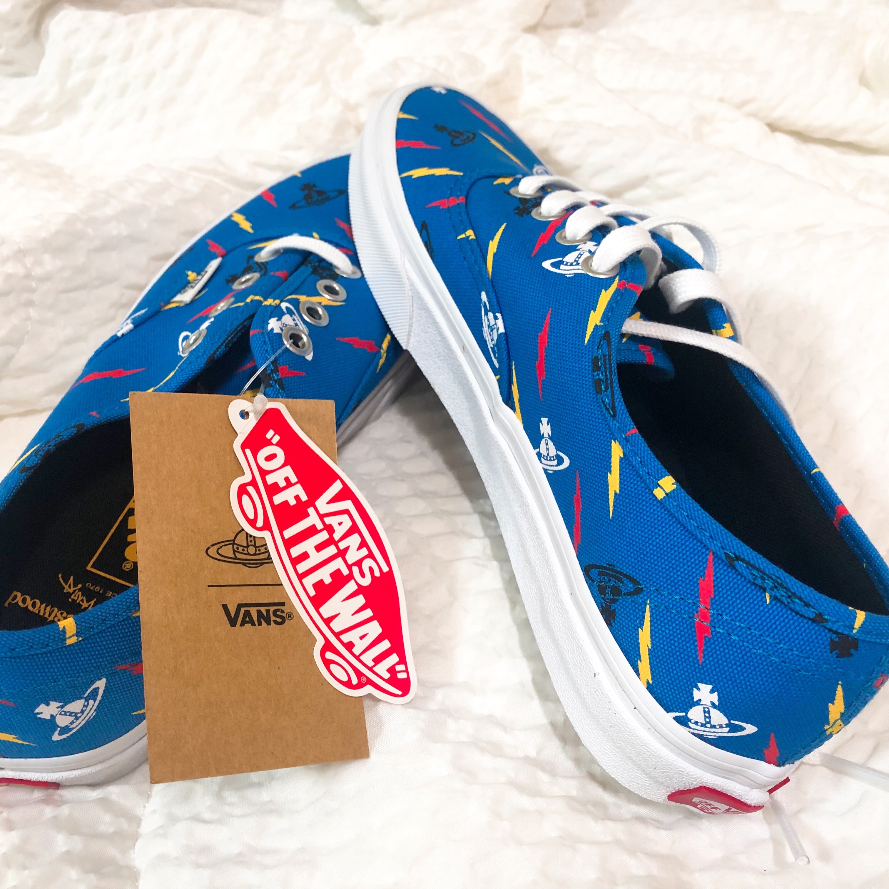 Vans x Vivienne Westwood Authentic Anglomania Blue 착용 스타일 - 2