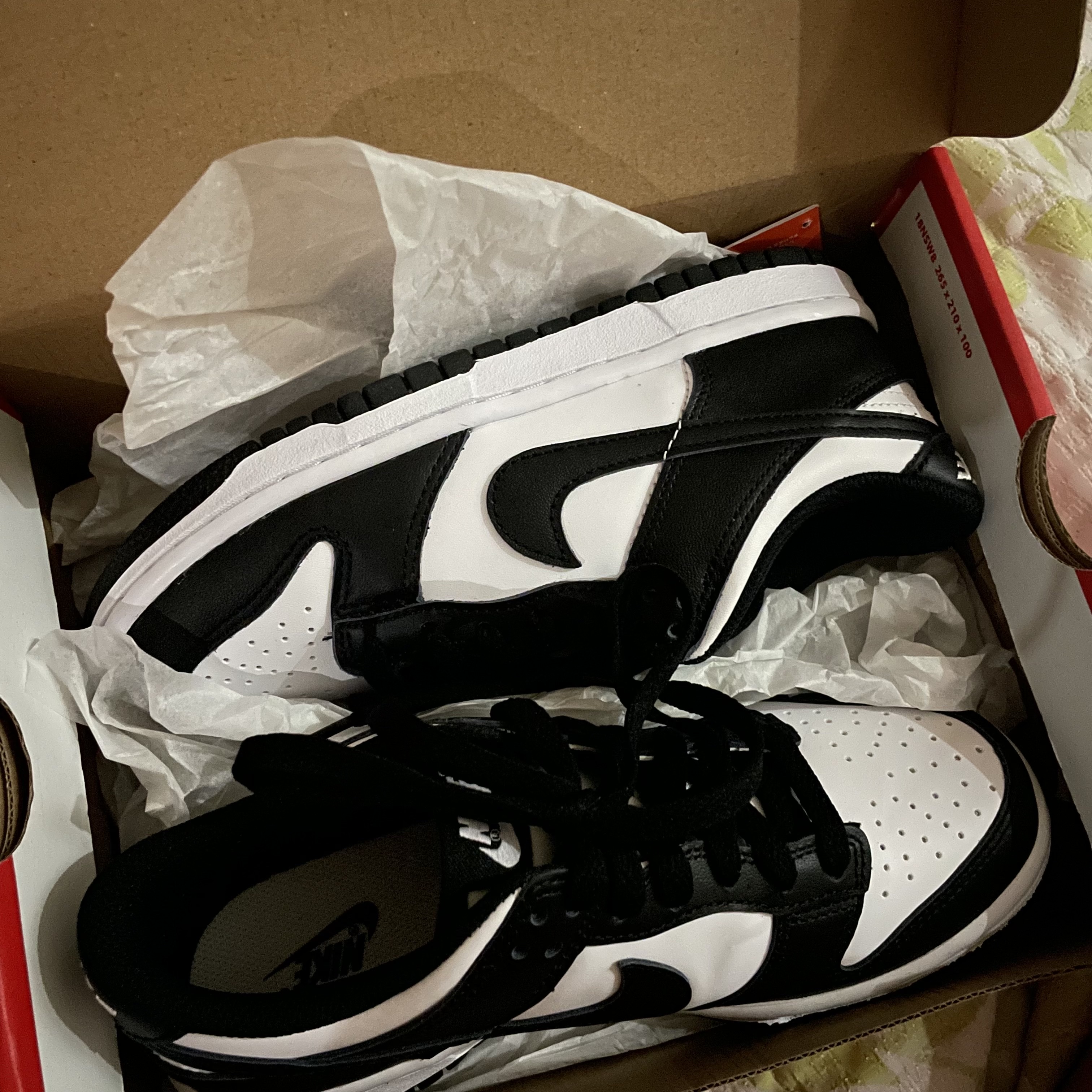 (GS) Nike Dunk Low Black 착용 스타일 - 1