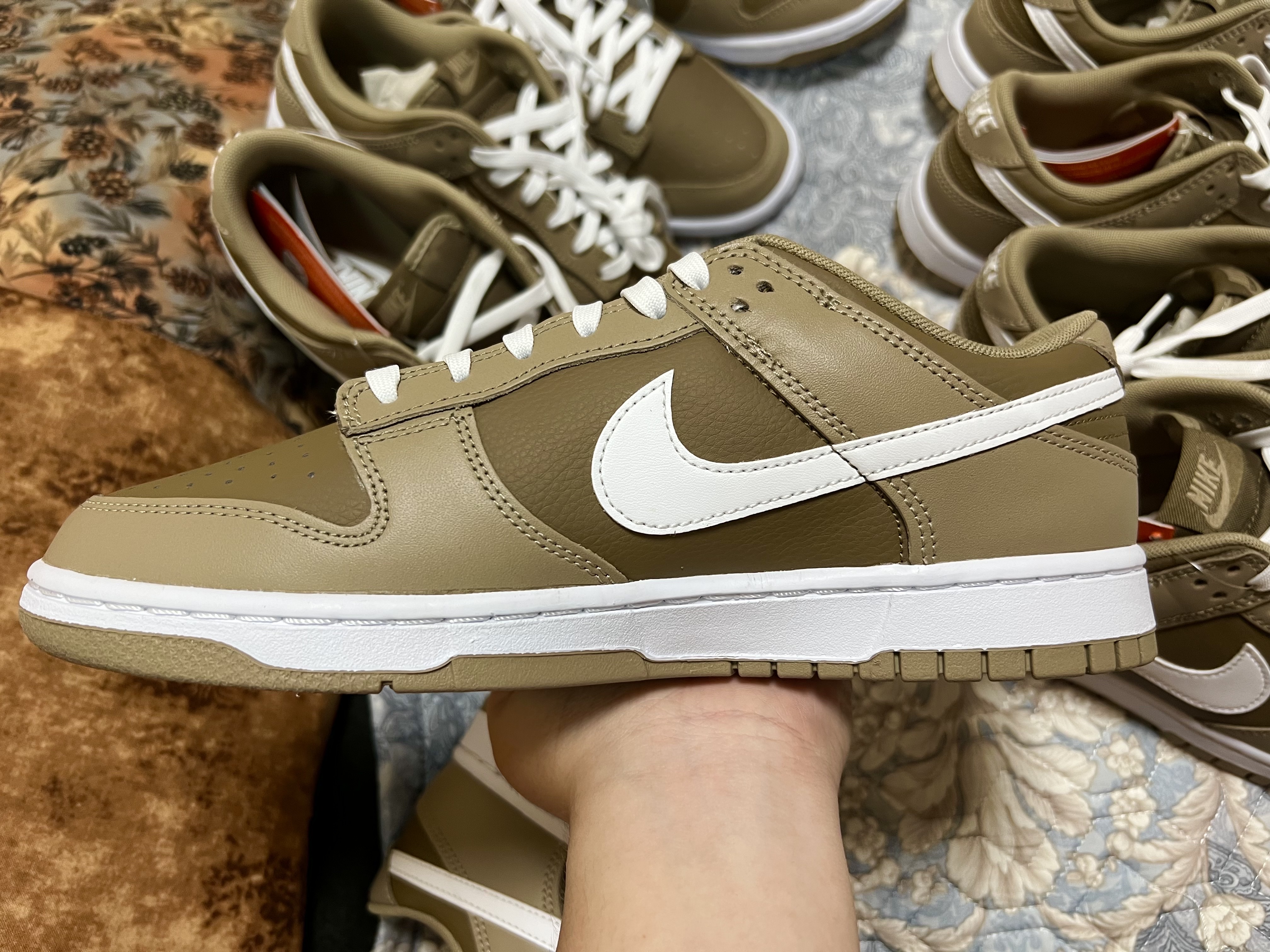 Nike Dunk Low Retro Khaki Hazel Rush 착용 스타일 - 3