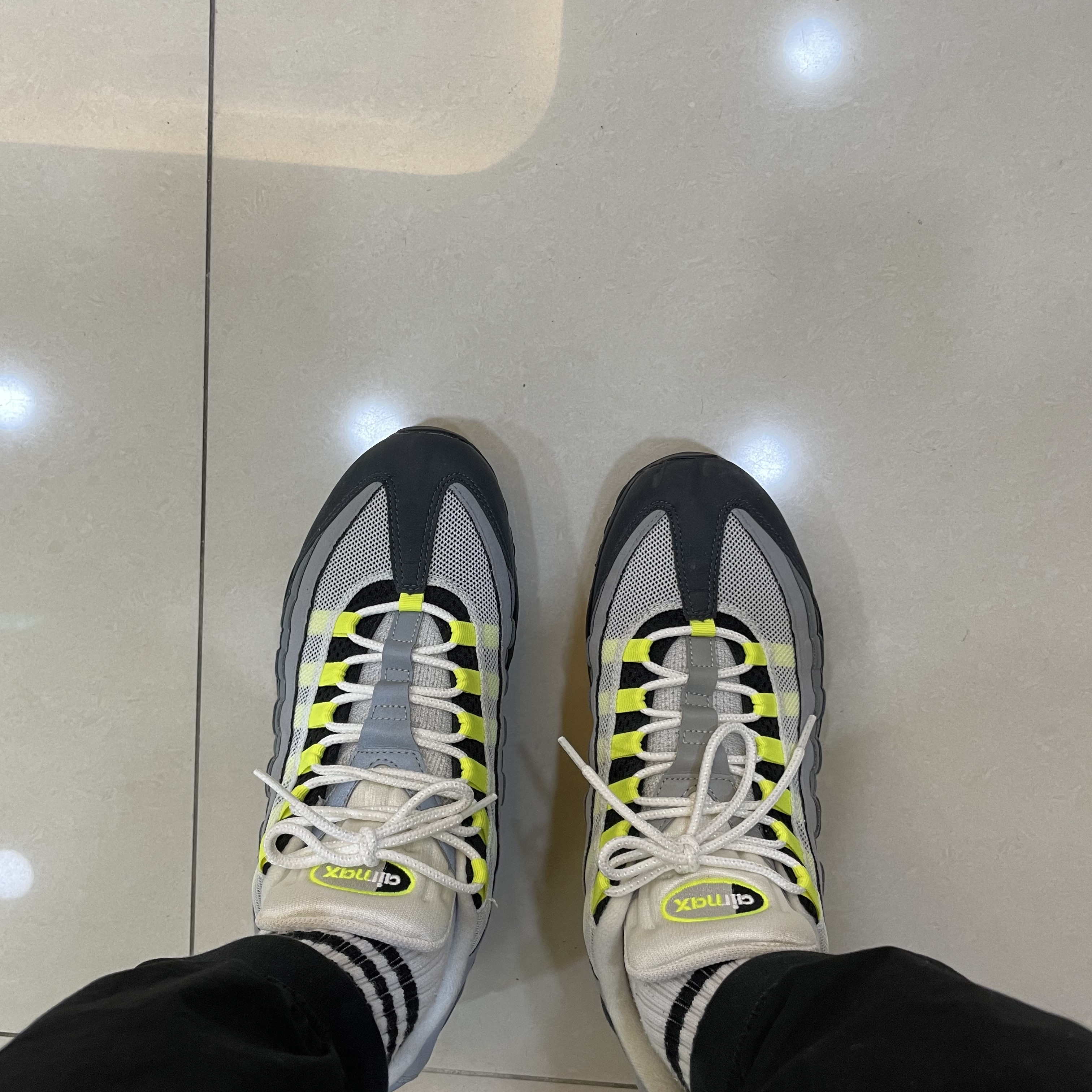 Nike Air Max 95 OG Neon Yellow 2020 착용 스타일