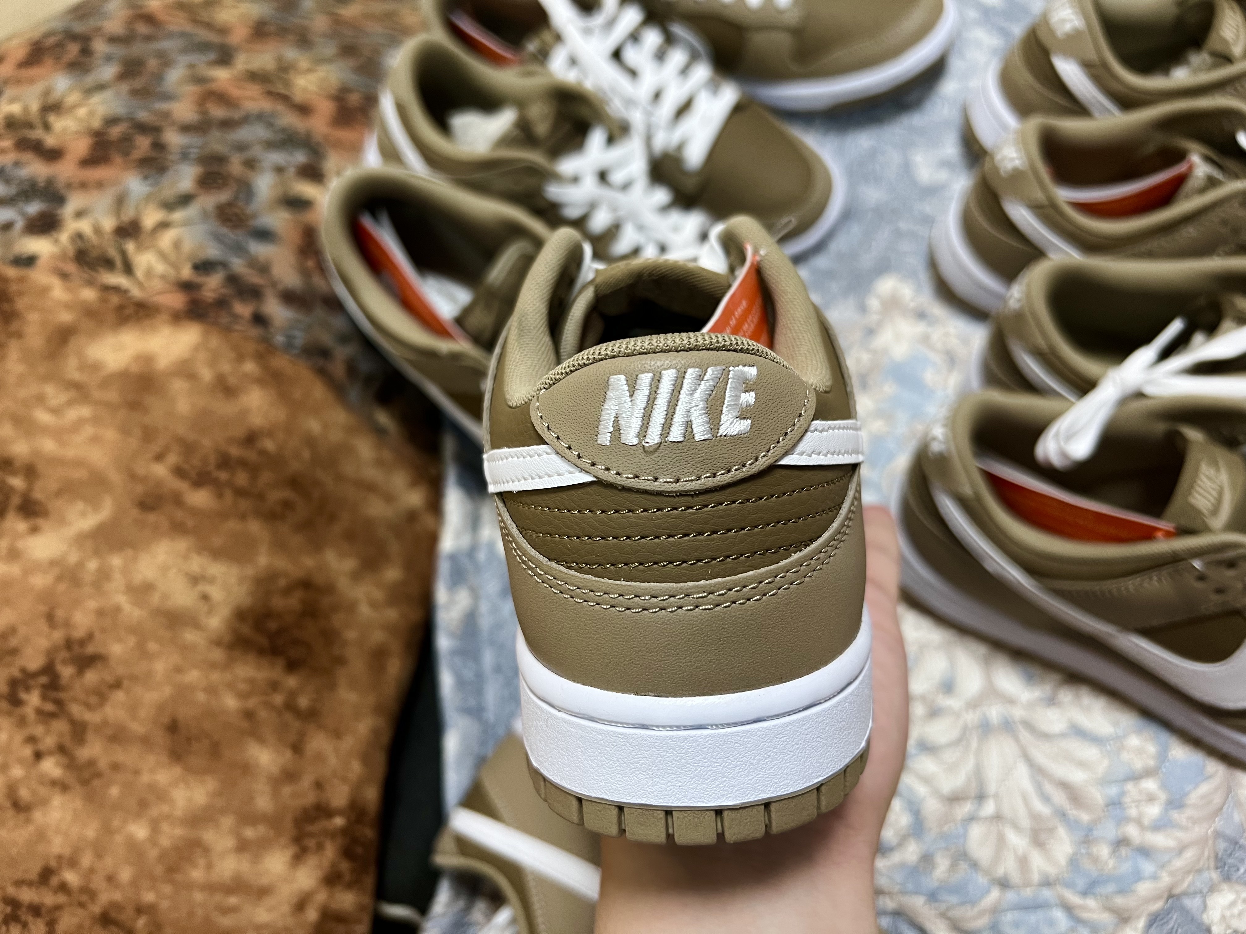 Nike Dunk Low Retro Khaki Hazel Rush 착용 스타일 - 4