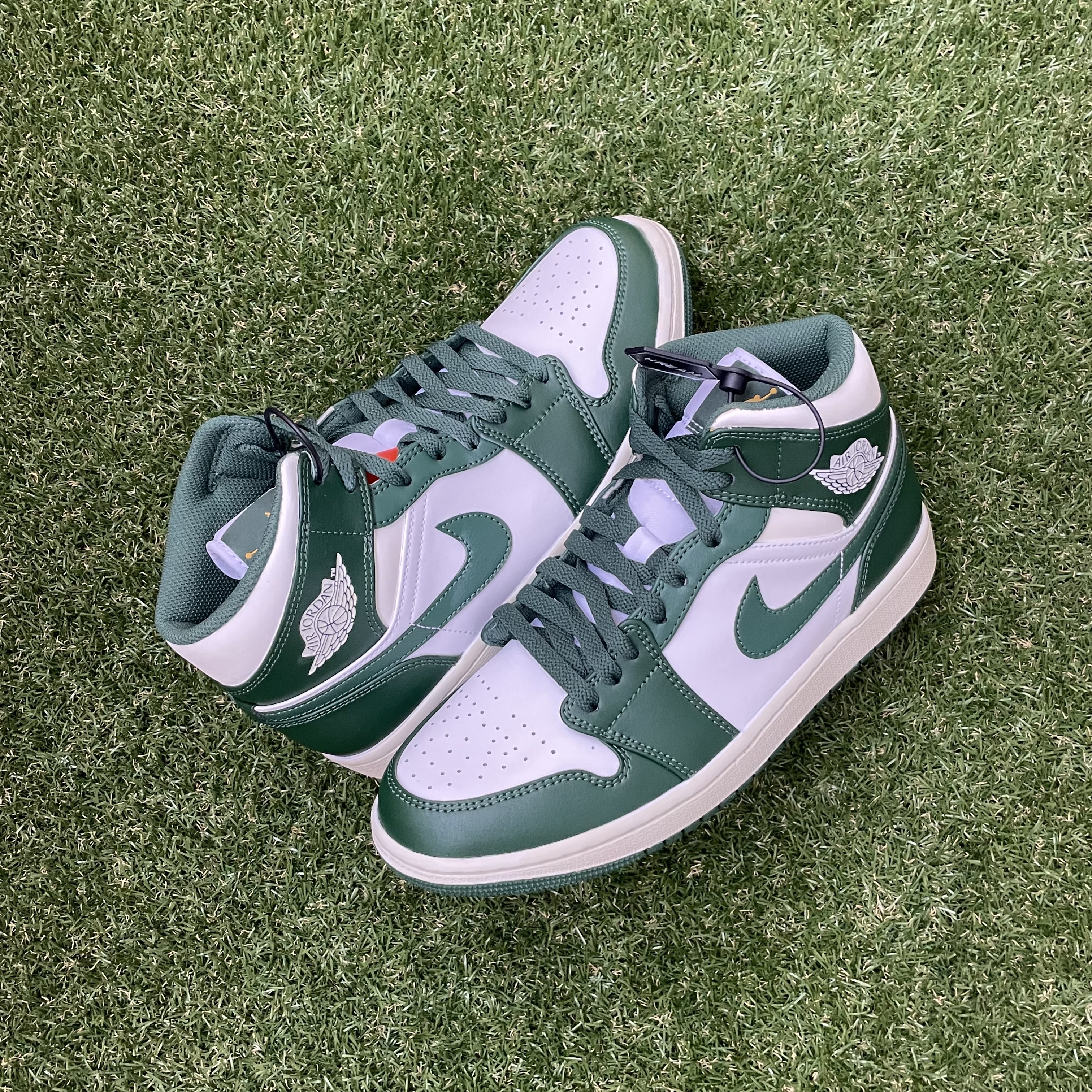 Jordan 1 Mid Sonics 2021, (GS) Jordan 1 Mid Sonics 2021 착용 스타일 - 1
