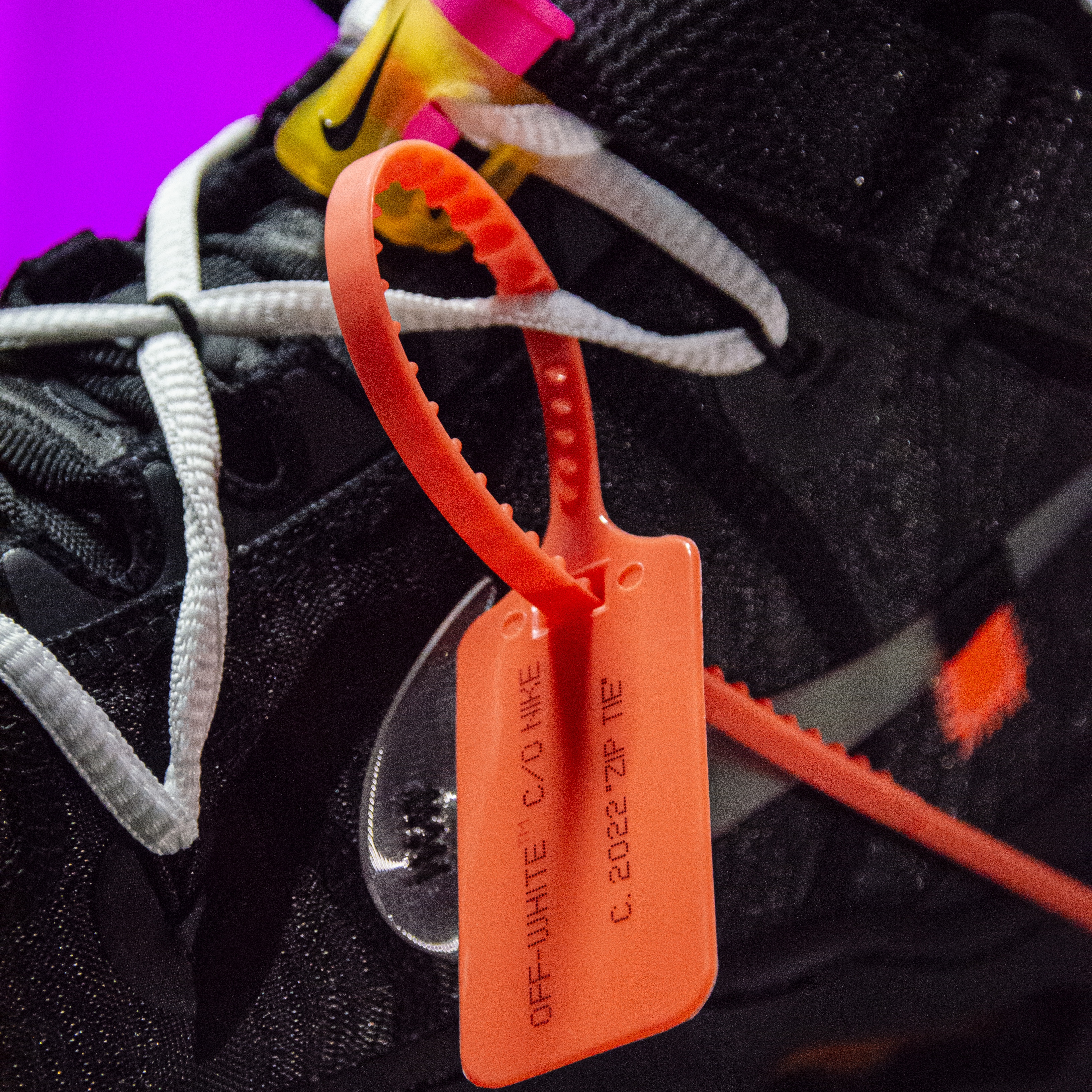 Nike x Off-White Air Force 1 Mid SP Black 착용 스타일 - 4