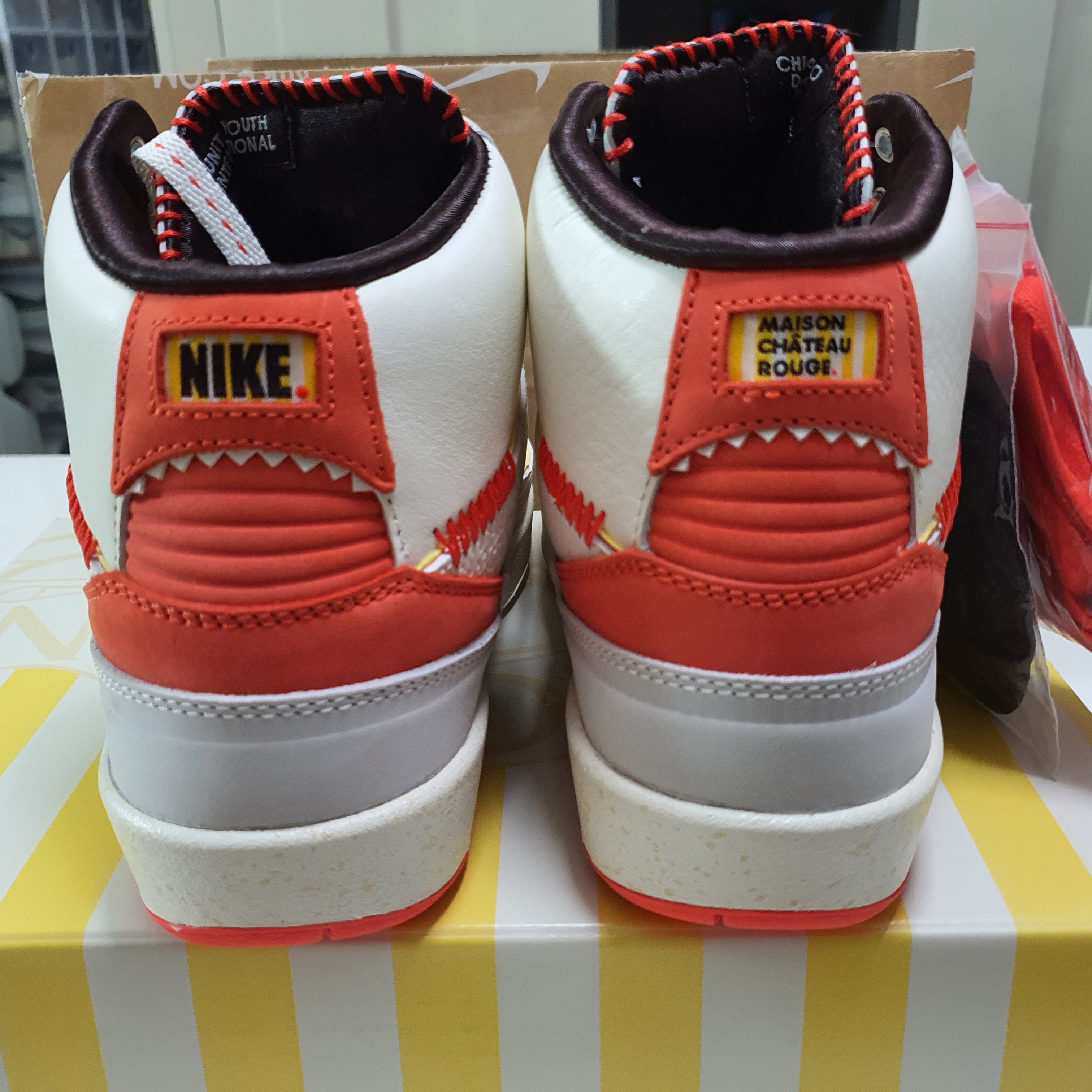 Jordan 2 x Maison Chateau Rouge Retro SP Orange and Sail 착용 스타일 - 3