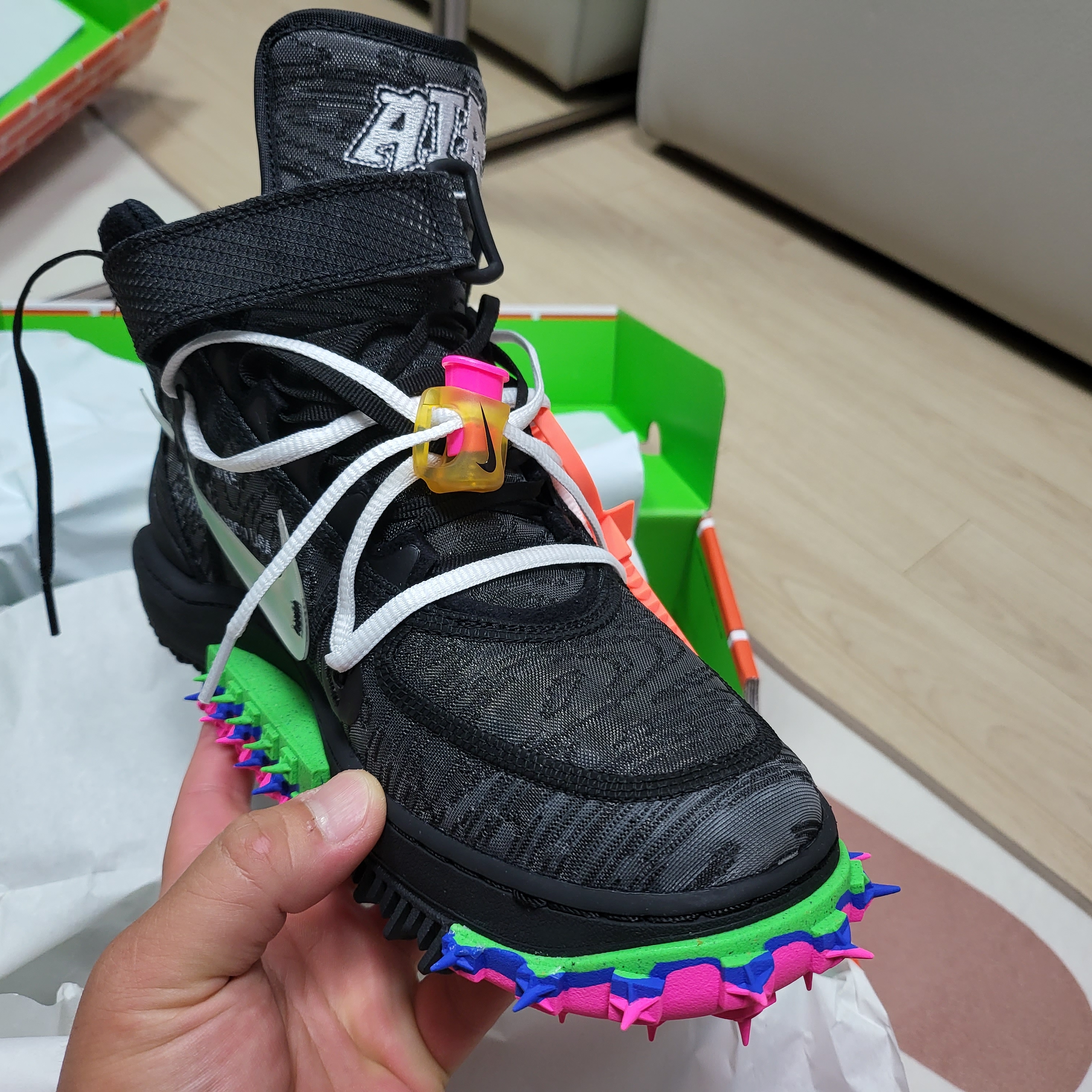 Nike x Off-White Air Force 1 Mid SP Black 착용 스타일 - 2
