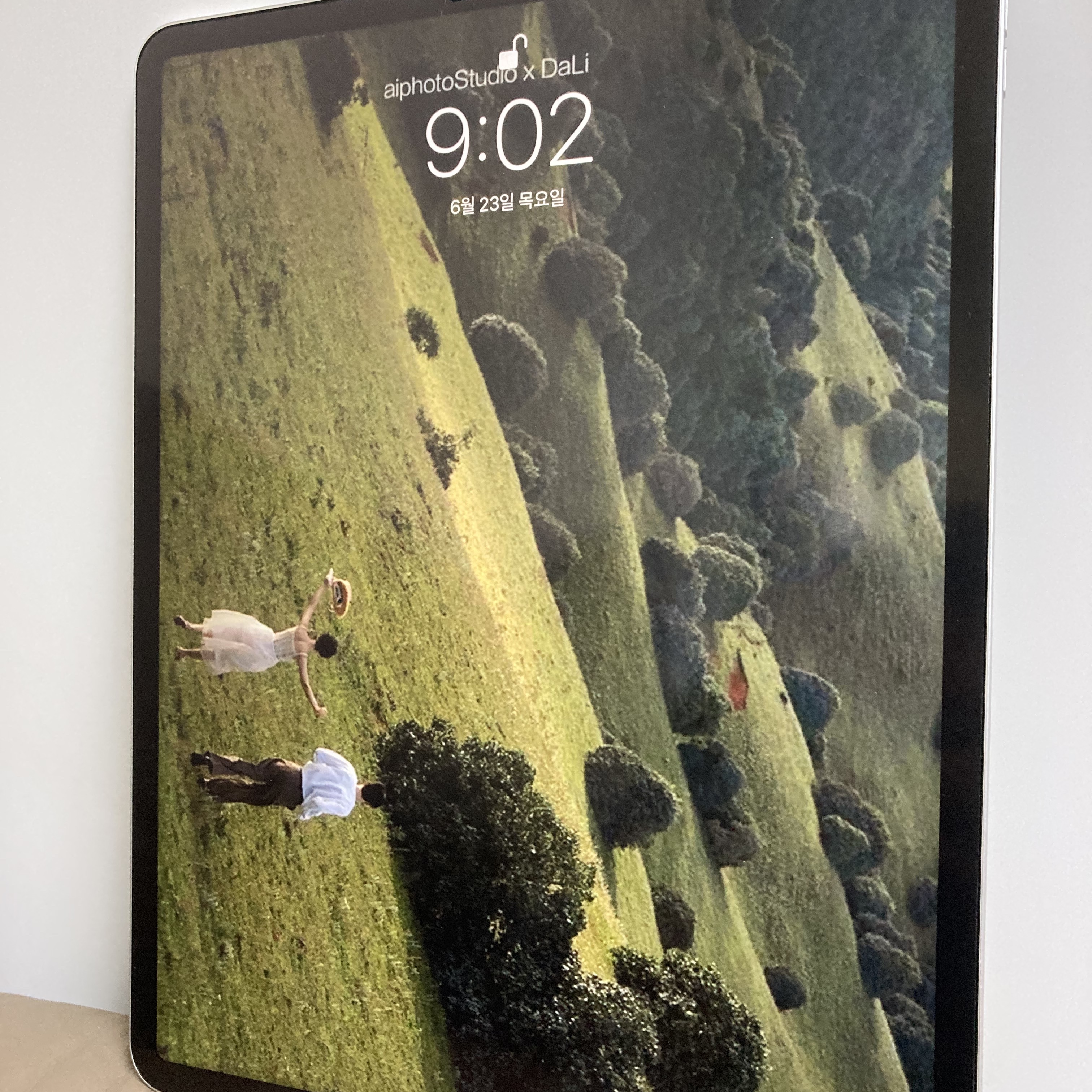 Apple iPad Pro 5th Gen 12.9-inch Wifi 128GB Silver (Korean Ver.), Apple Pencil 2nd Gen 착용 스타일 - 2