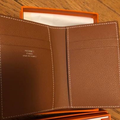 Hermes MC² Euclide Card Holder Evercolor & Gold 착용 스타일 - 2