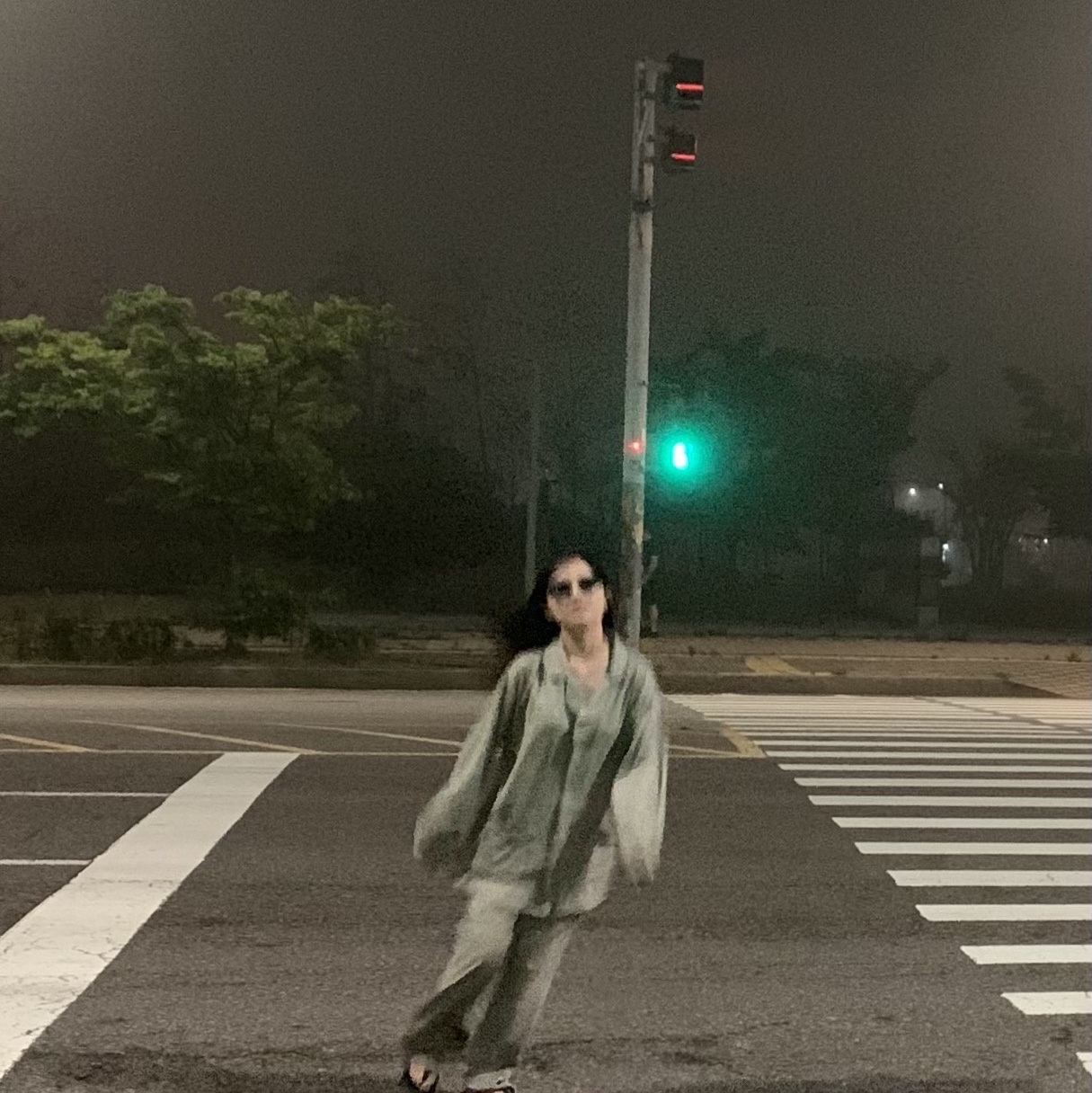 IAB Studio Pajama Set Light Green 착용 스타일 - 3
